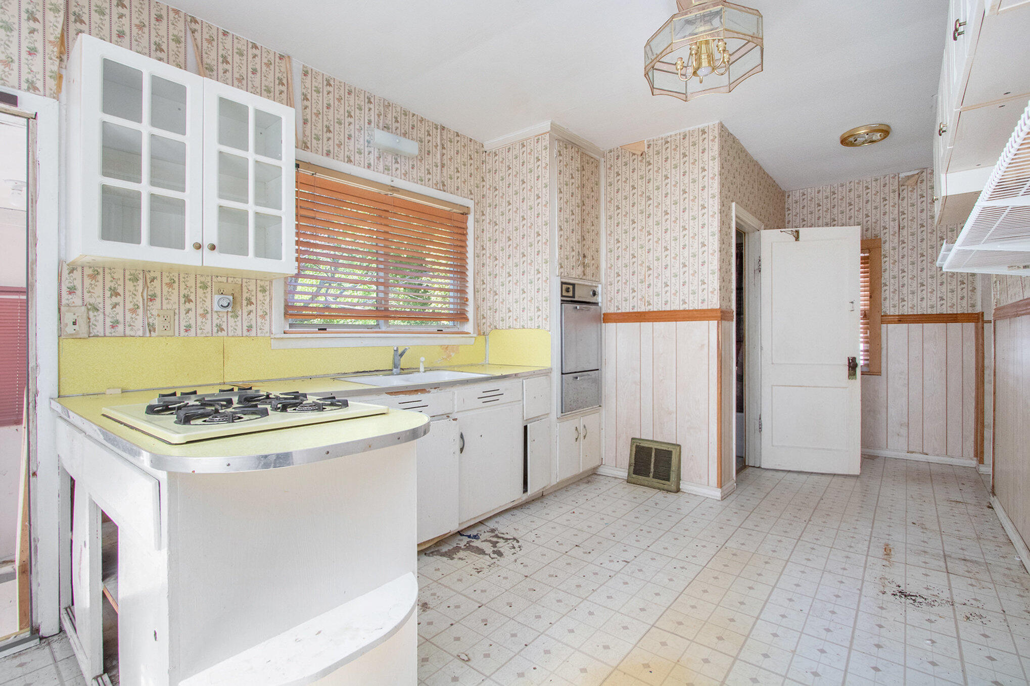 140 N Crystal Avenue Benton Harbor MI 49022