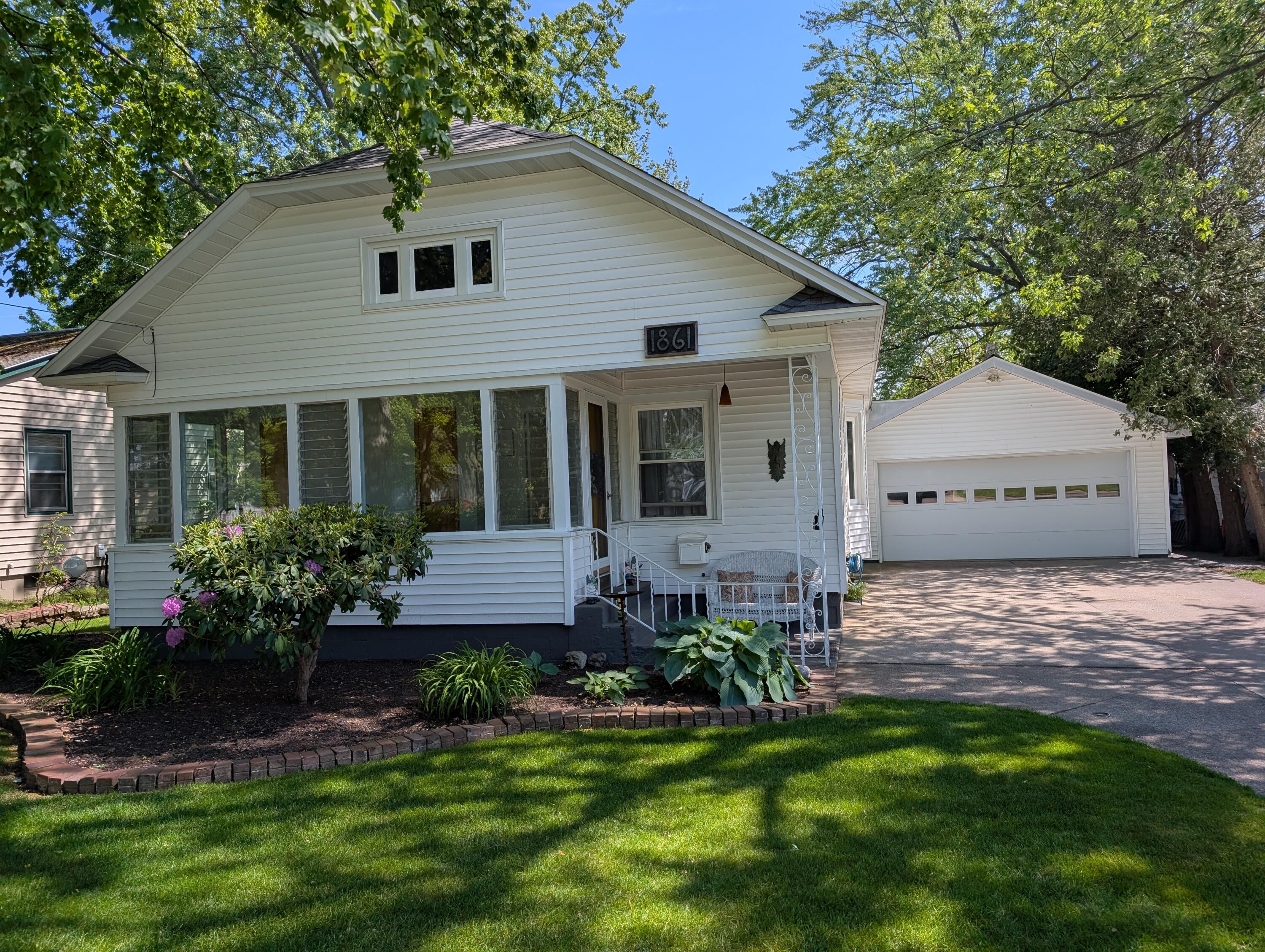 1861 Glen Avenue Muskegon MI 49441