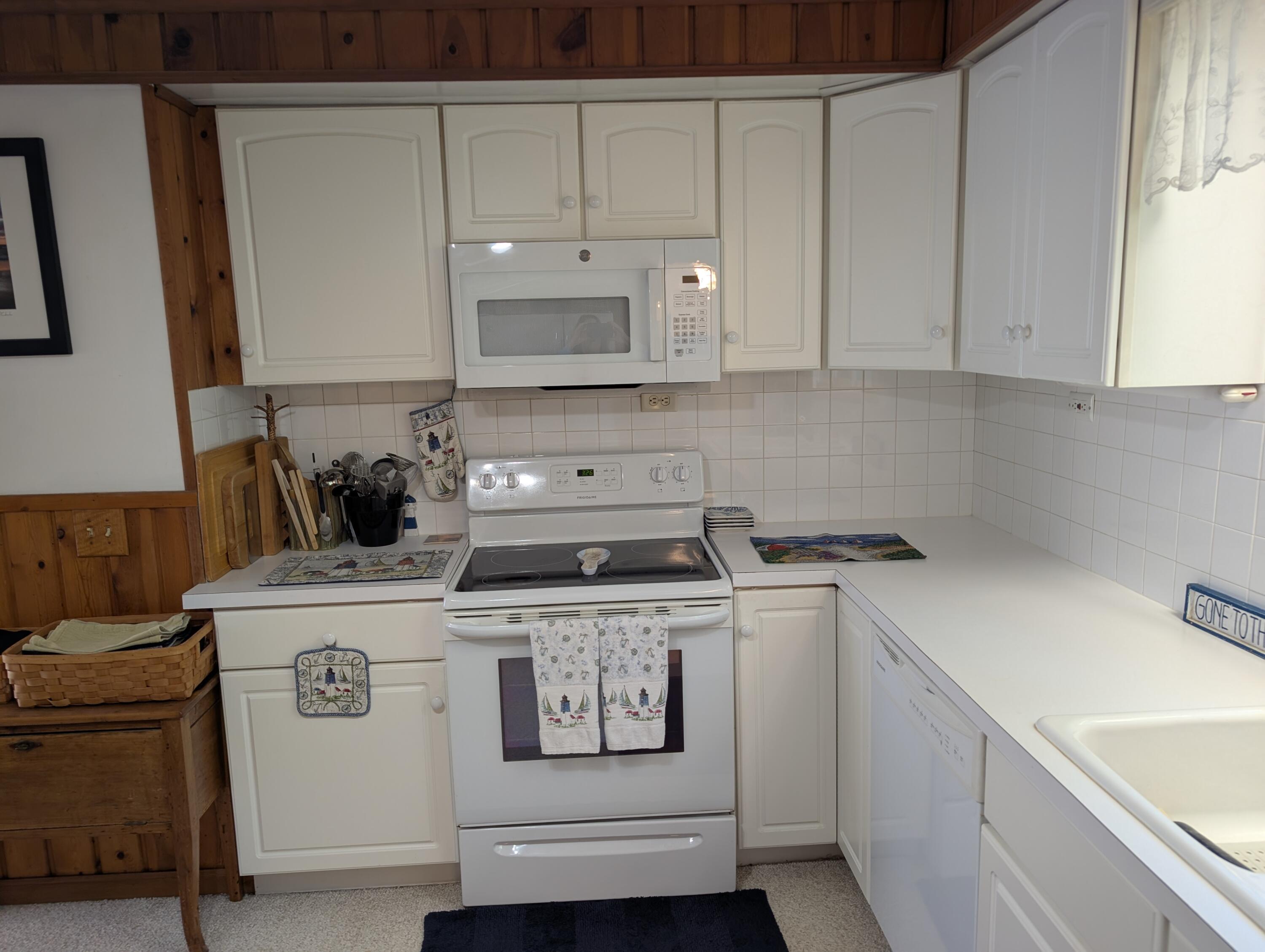 1861 Glen Avenue Muskegon MI 49441