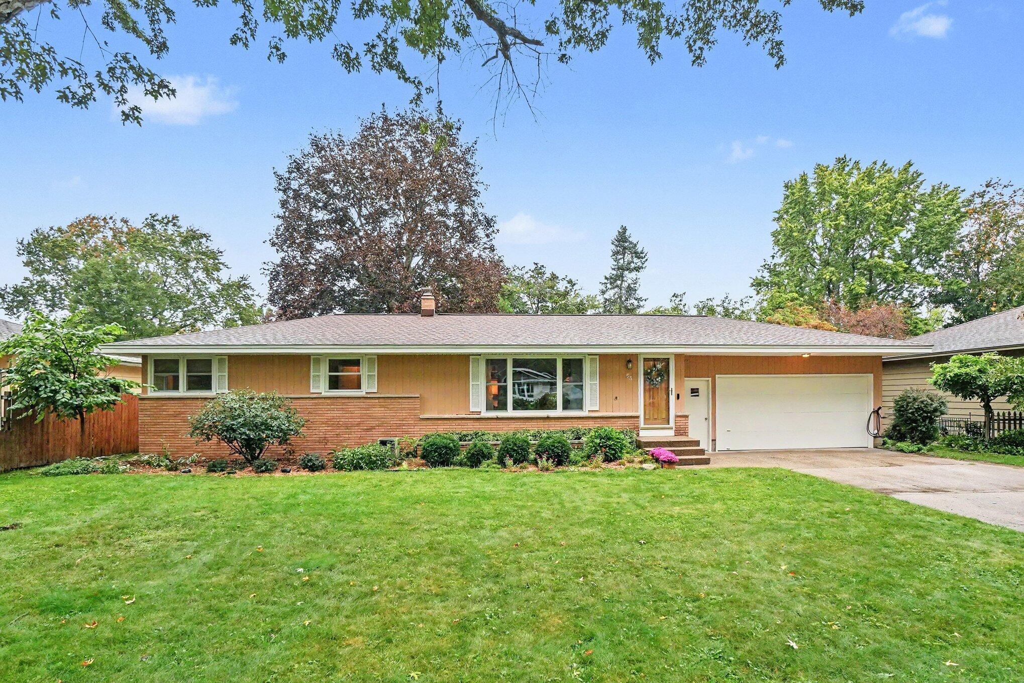 53 W 34th Street Holland MI 49423