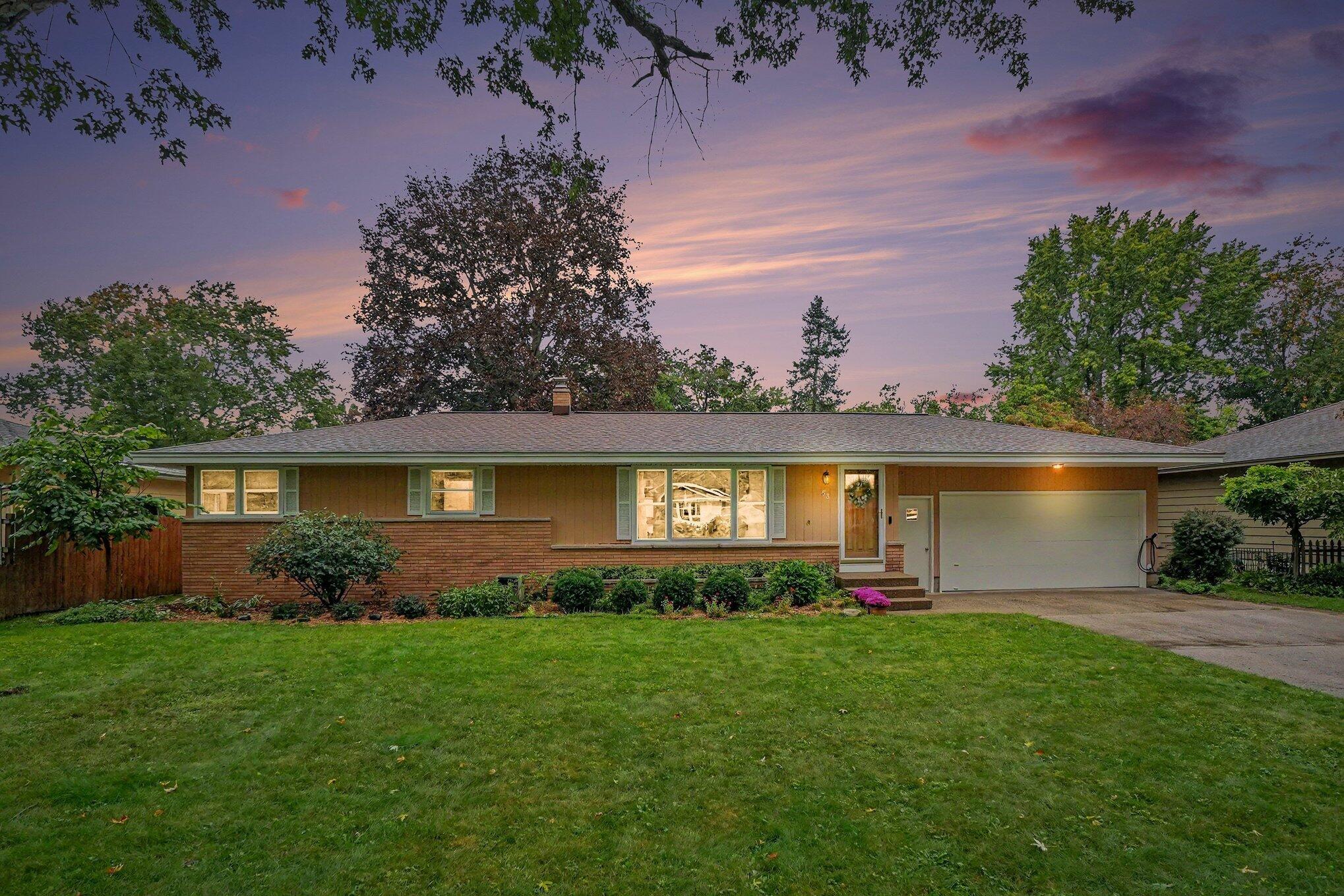 53 W 34th Street Holland MI 49423