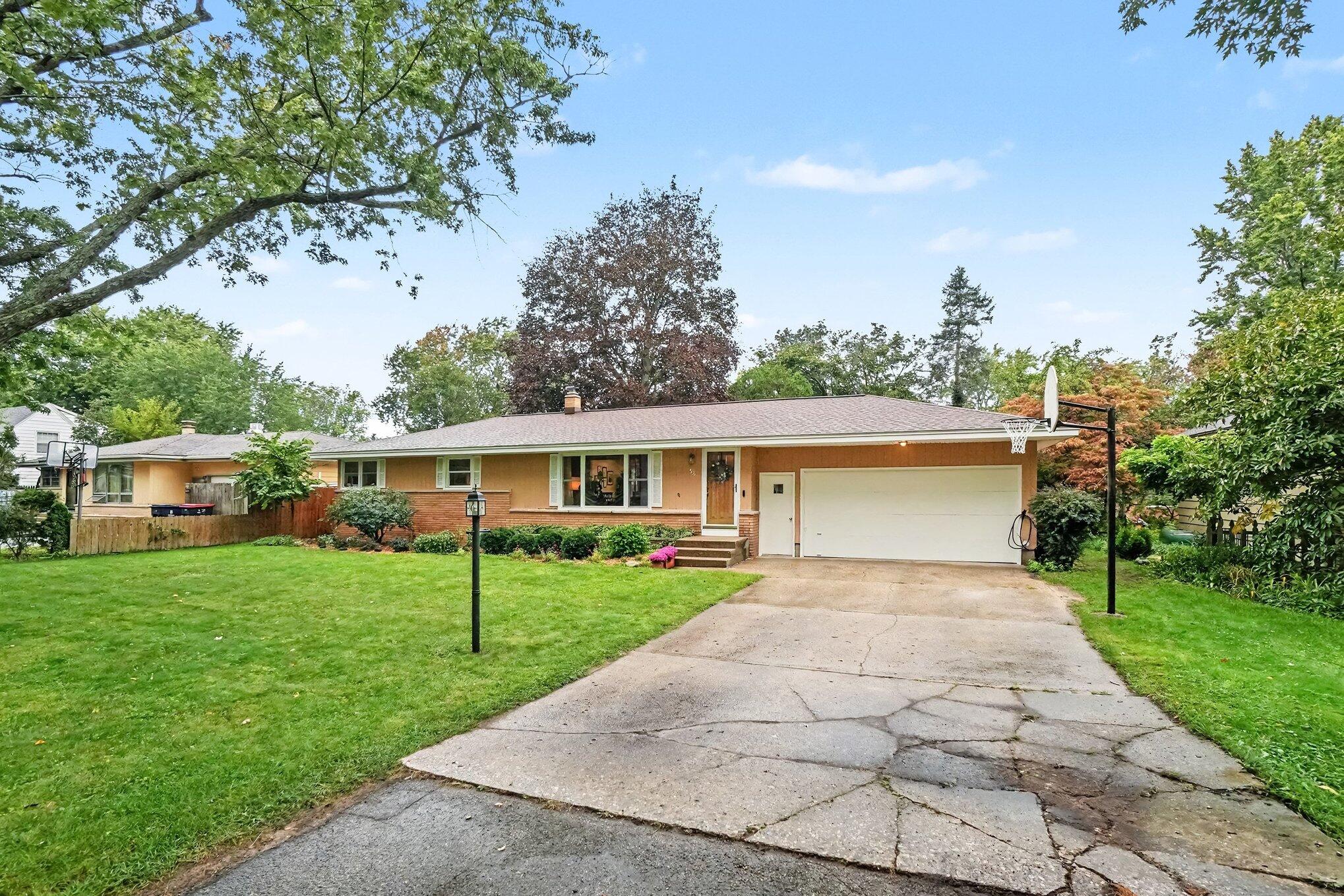 53 W 34th Street Holland MI 49423