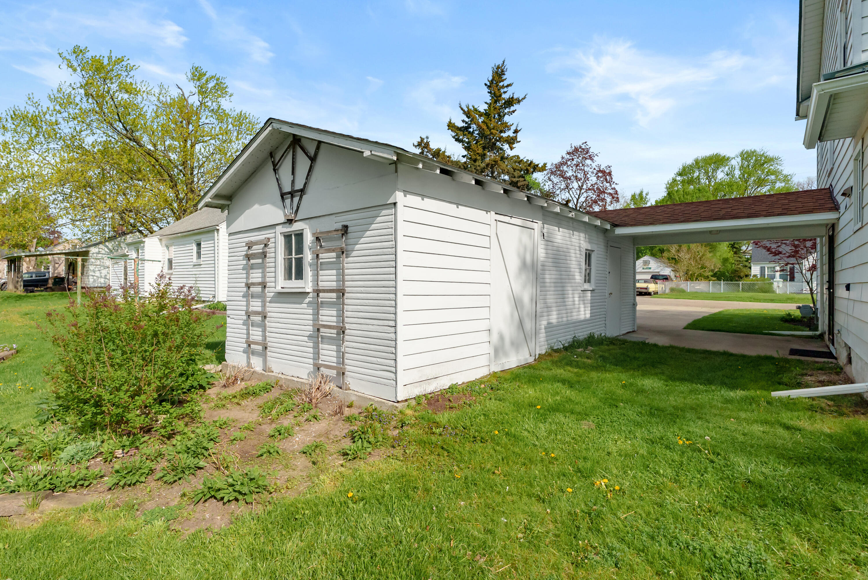 2126 Fairfield Road Portage MI 49002