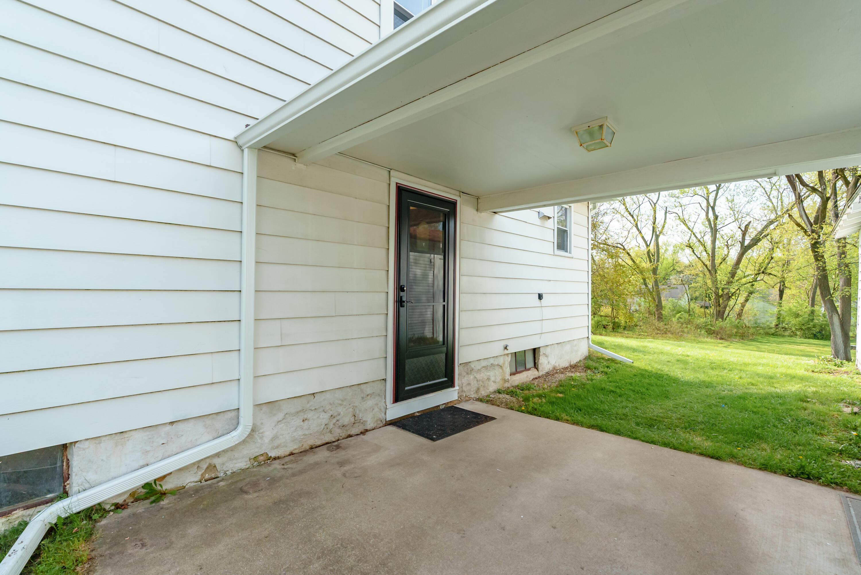 2126 Fairfield Road Portage MI 49002