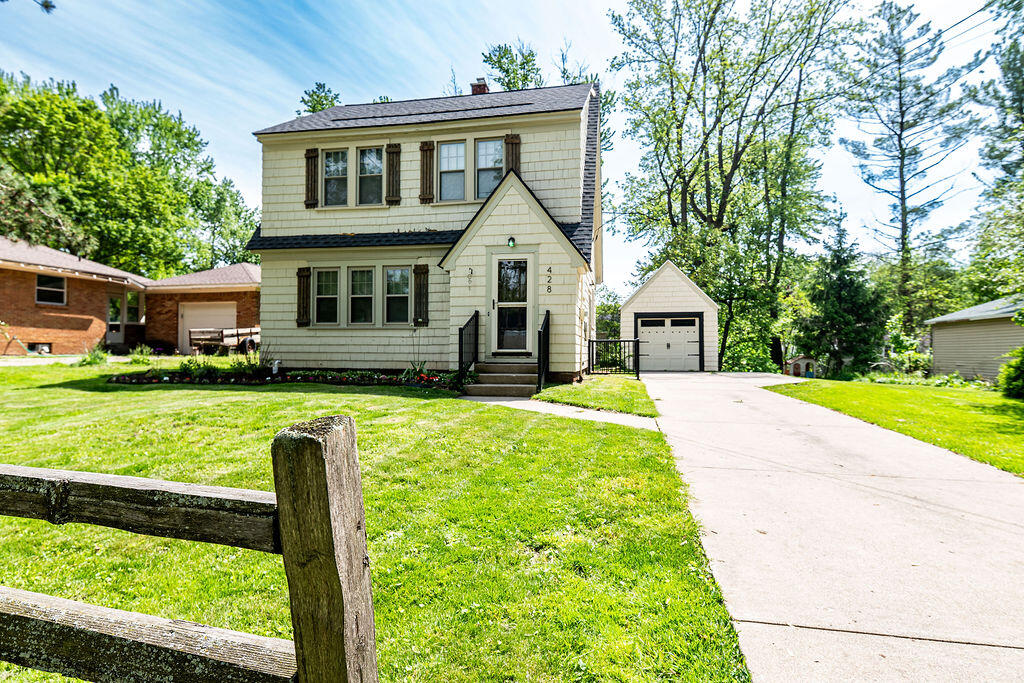428 Charlotte Avenue NW Grand Rapids MI 49504