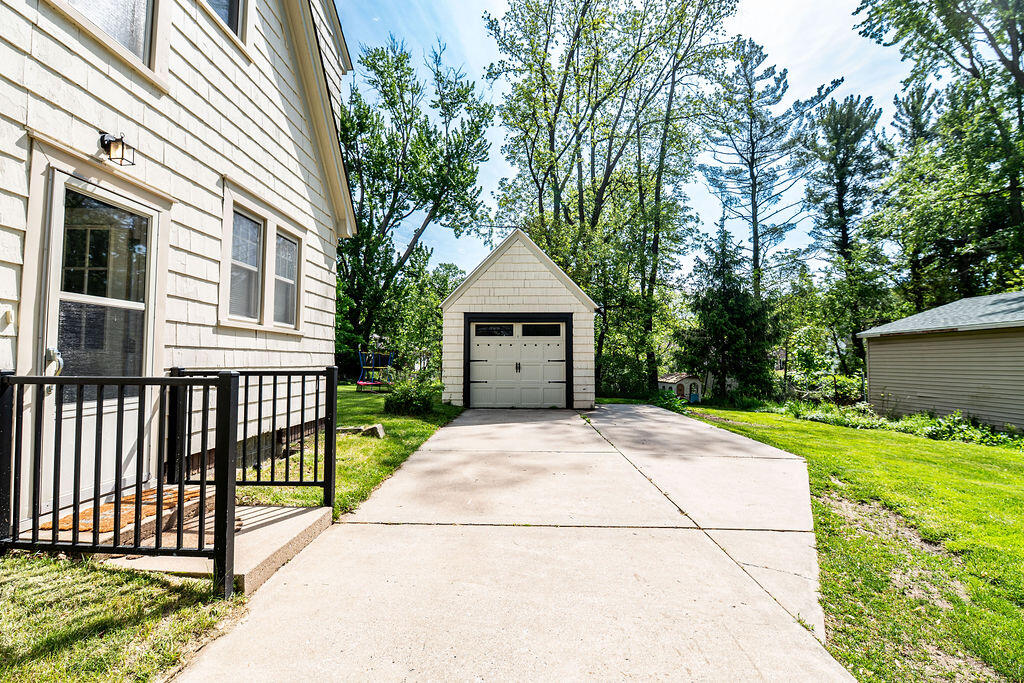428 Charlotte Avenue NW Grand Rapids MI 49504