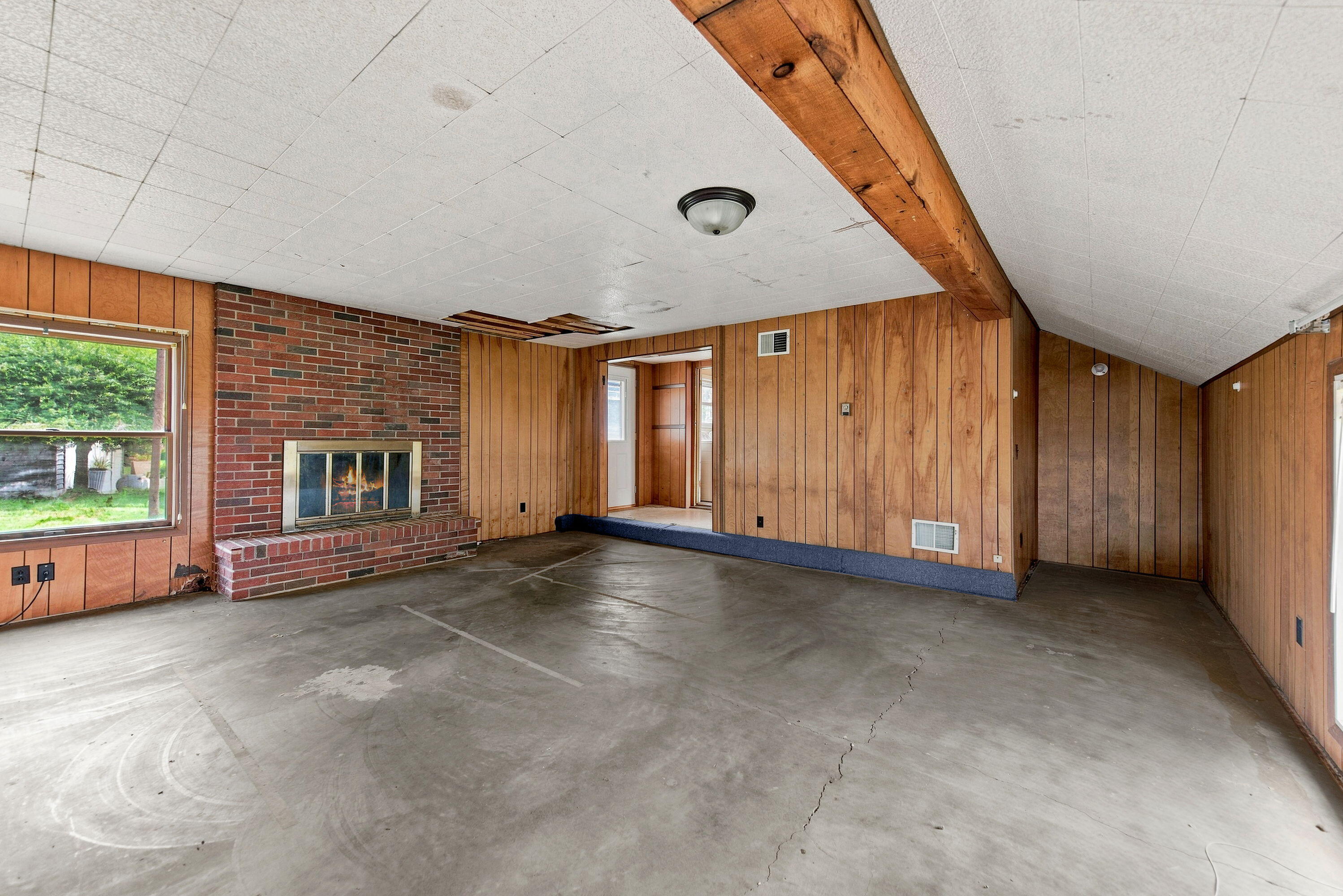 105 E Locust Street Three Oaks MI 49128