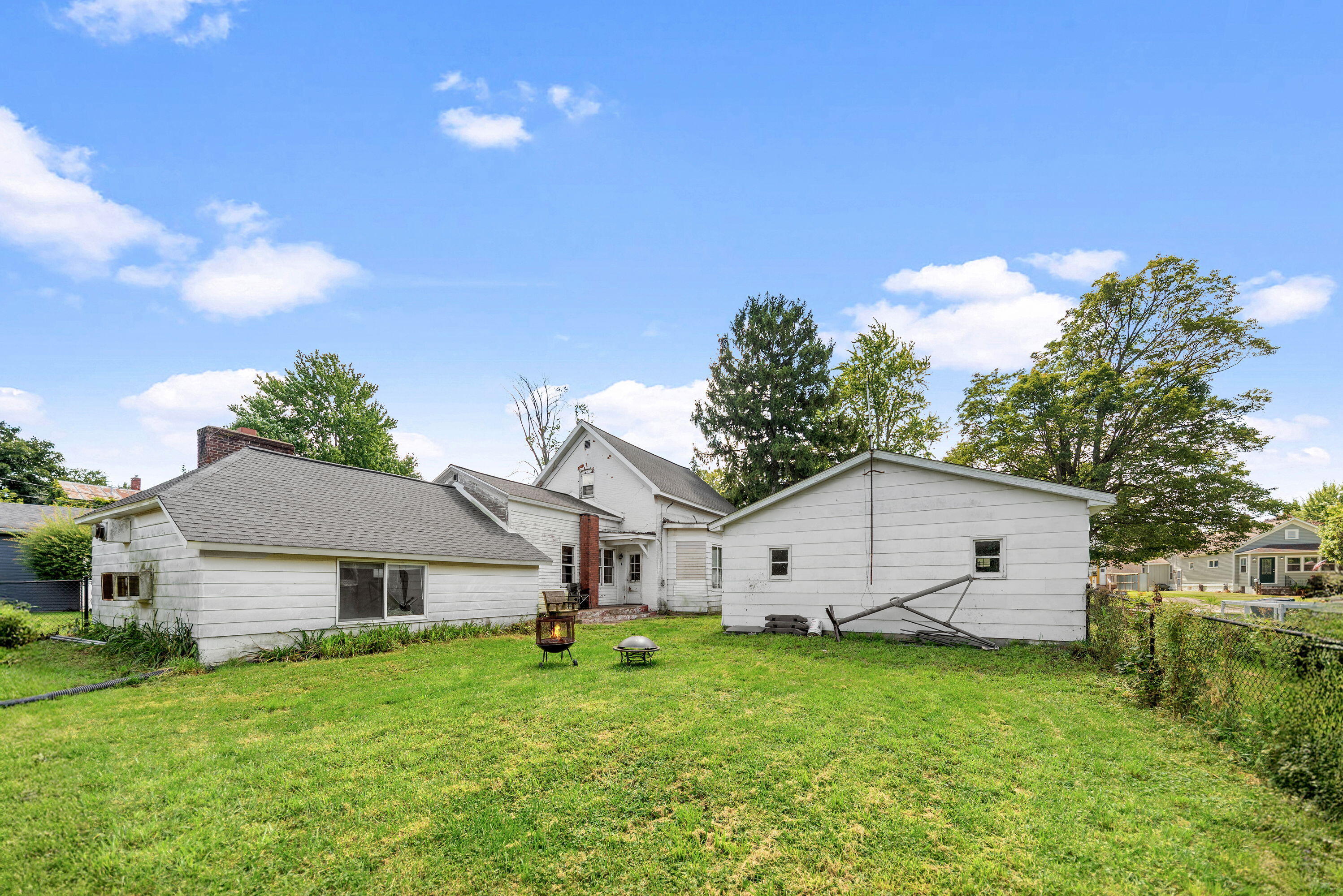 105 E Locust Street Three Oaks MI 49128