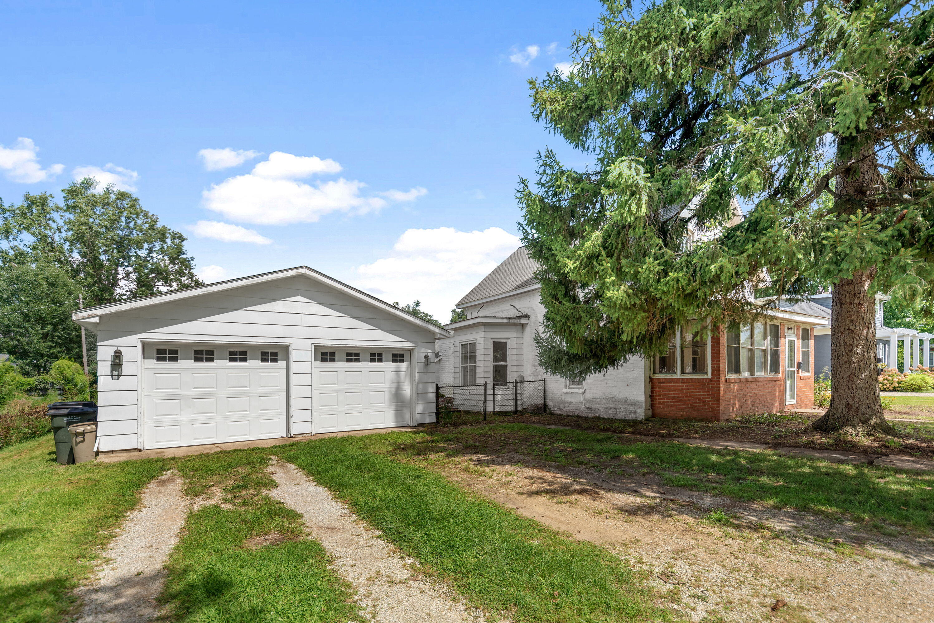 105 E Locust Street Three Oaks MI 49128