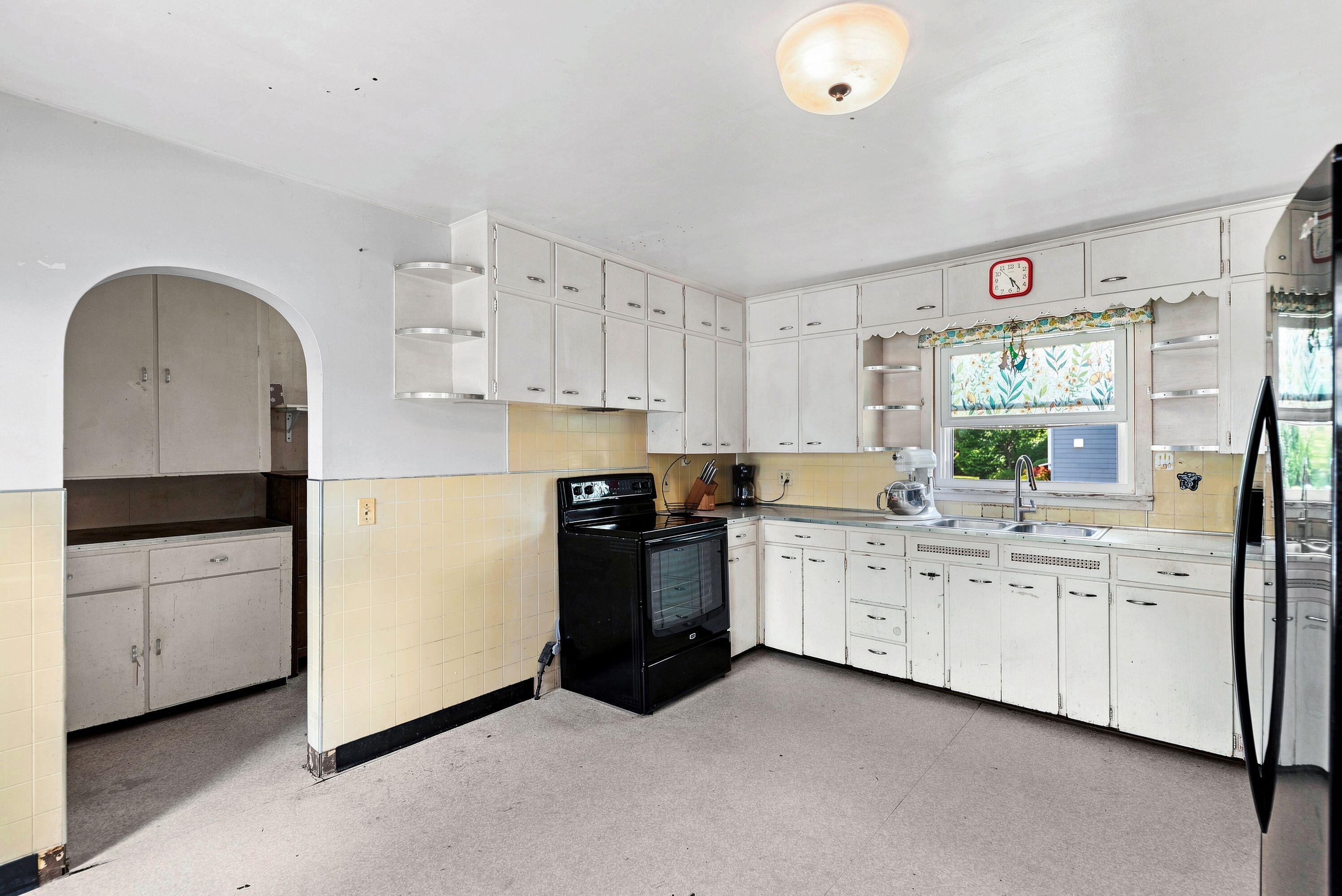 105 E Locust Street Three Oaks MI 49128