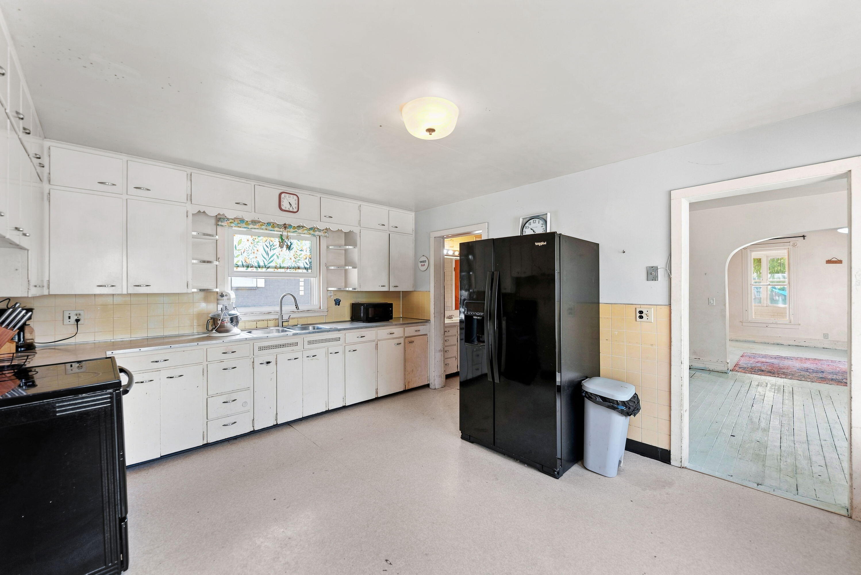 105 E Locust Street Three Oaks MI 49128