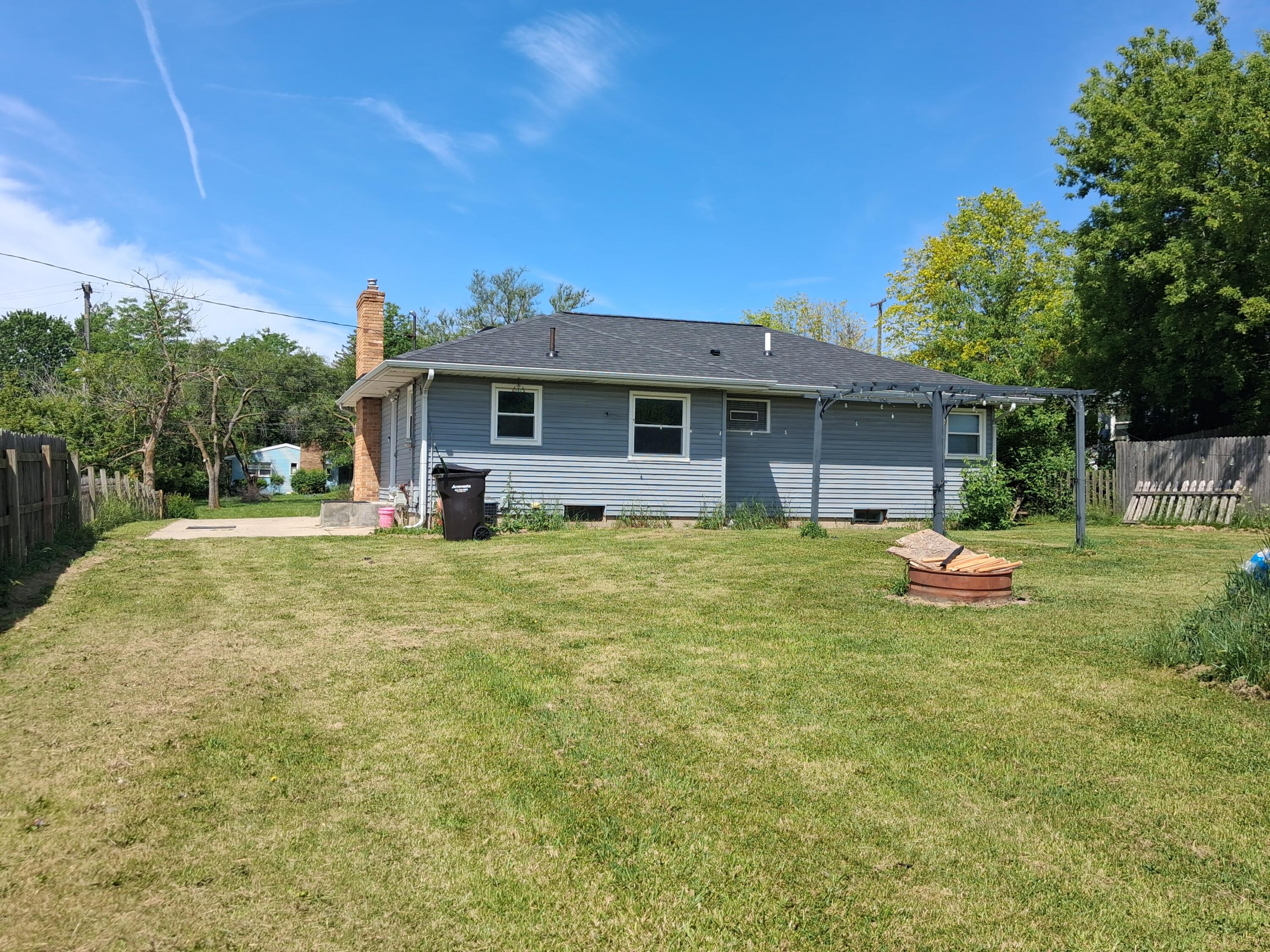 2716 Ridgemoor Drive SE Grand Rapids MI 49512