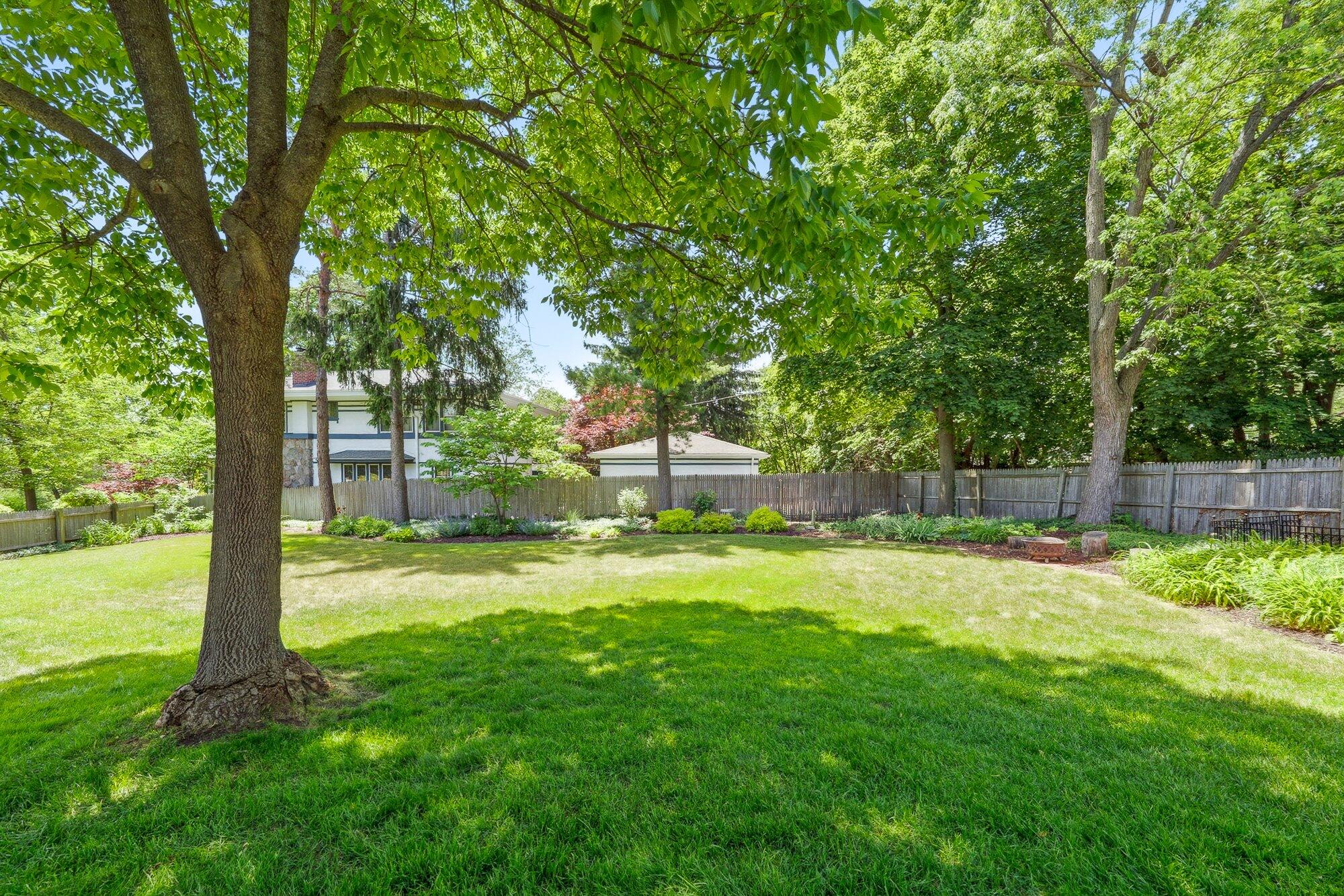 1532 Henderson Drive Kalamazoo MI 49006