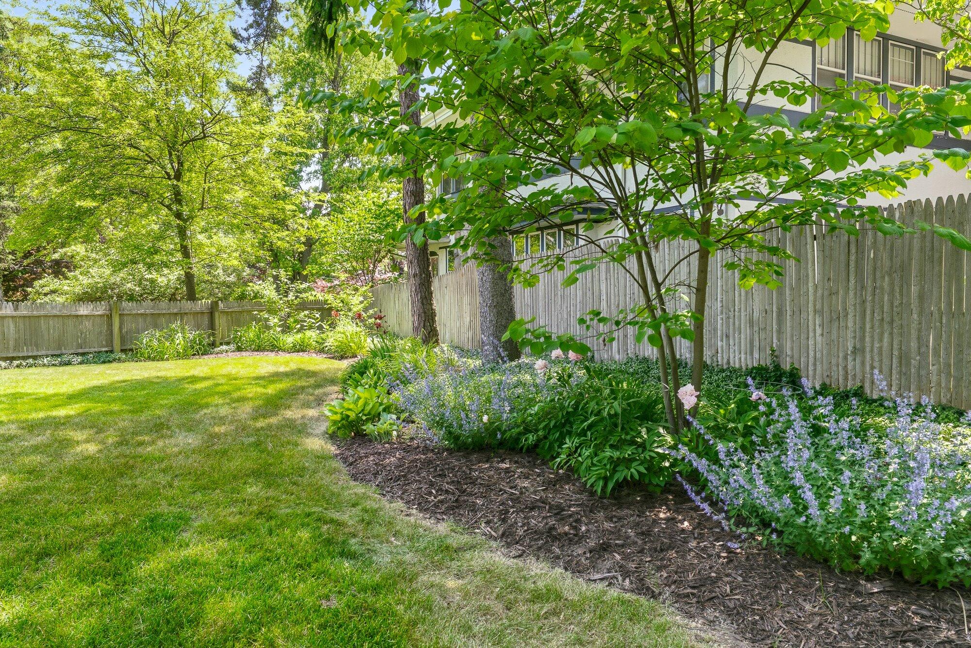 1532 Henderson Drive Kalamazoo MI 49006
