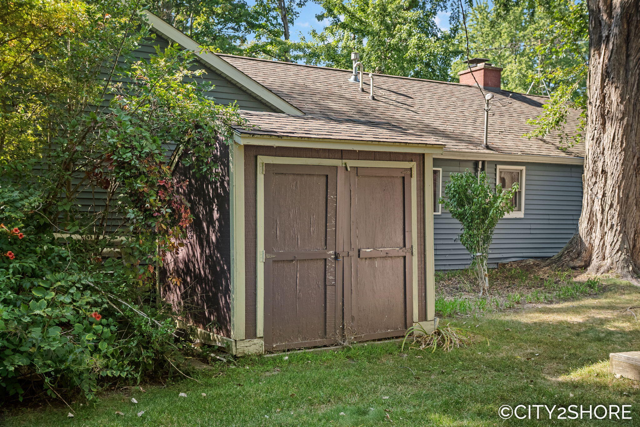 5964 122nd Avenue Fennville MI 49408