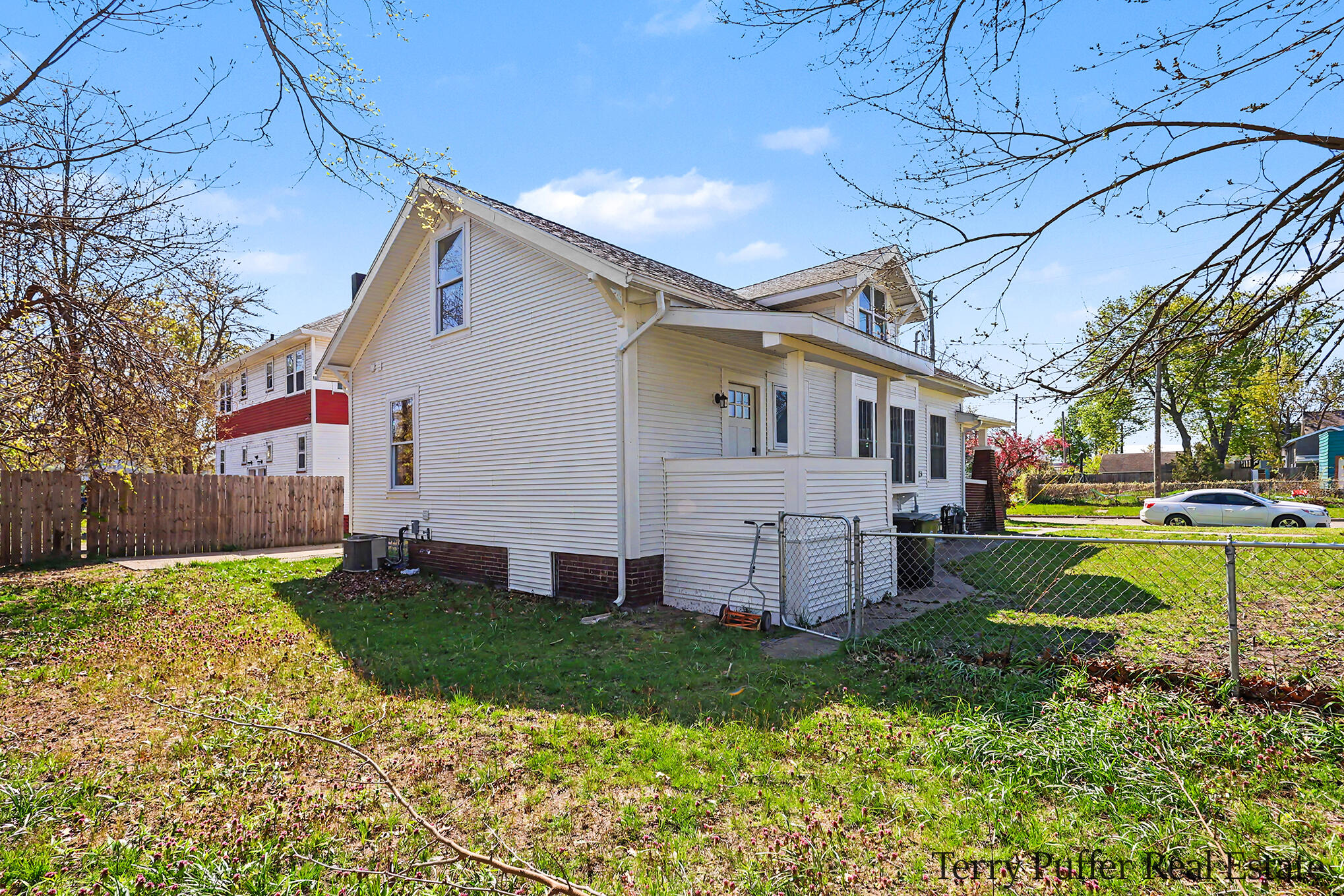 72 E Grand Avenue Muskegon MI 49442
