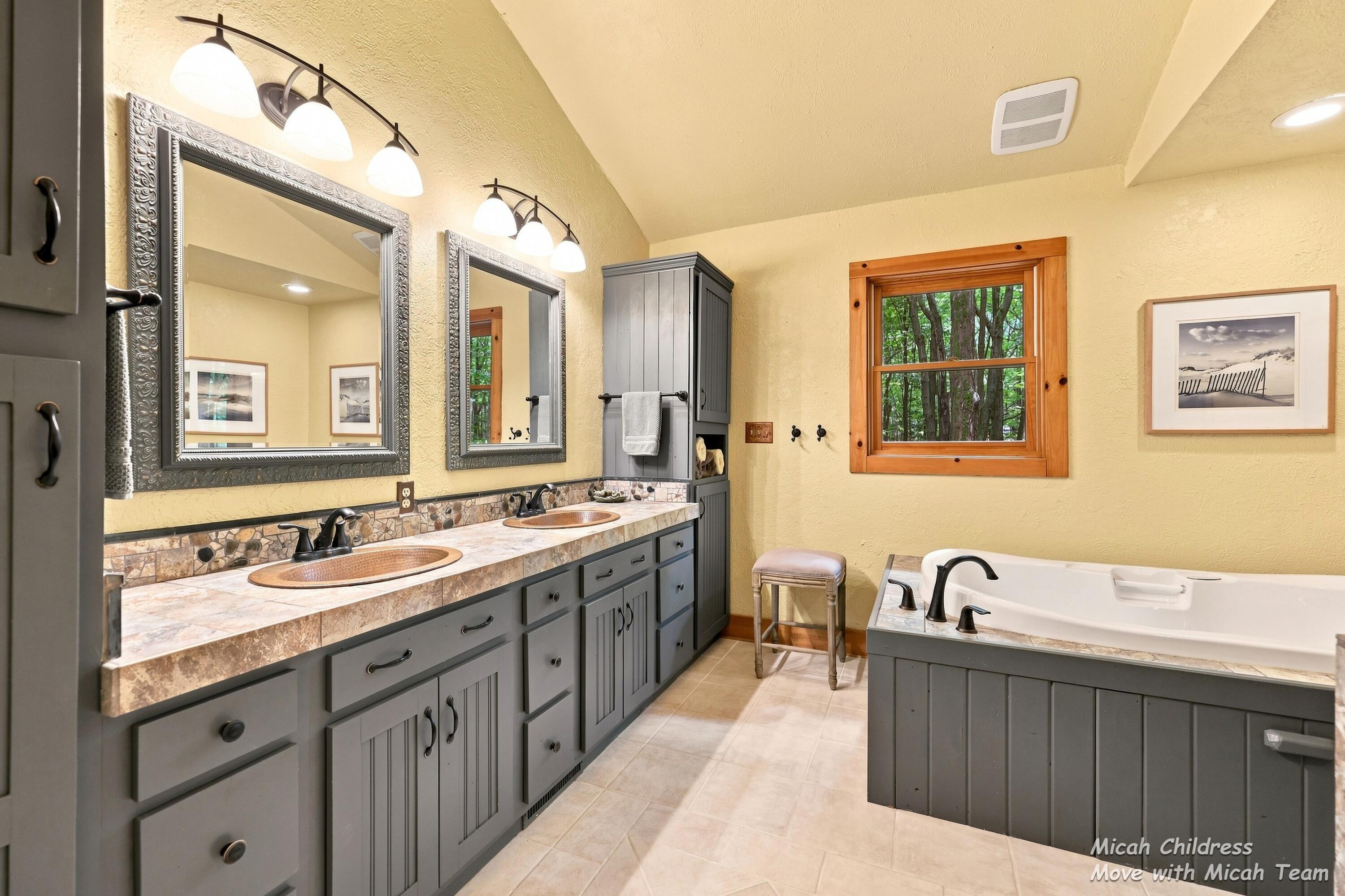 6808 Tranquility Lane Fennville MI 49408