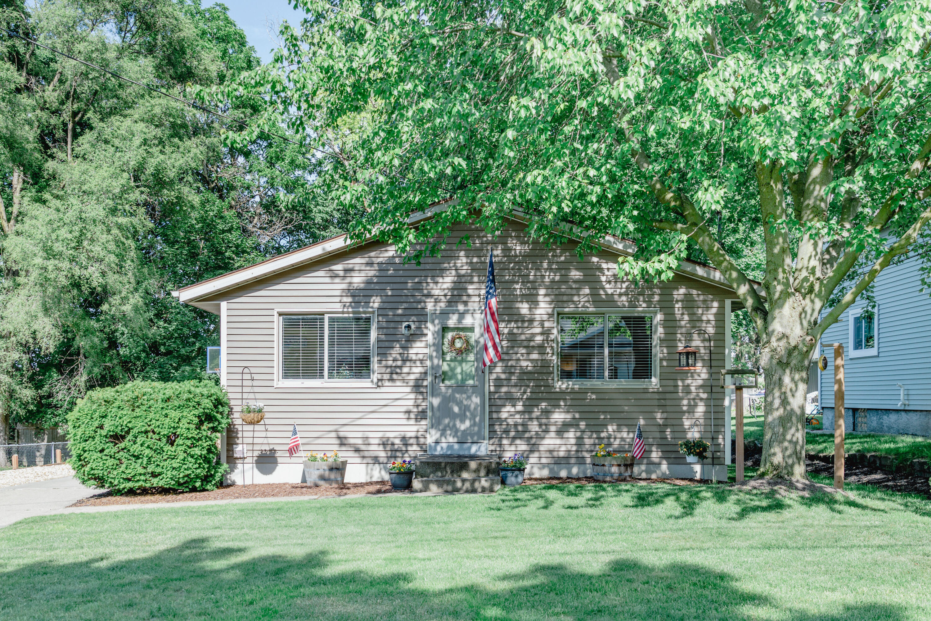 1012 Calvary Avenue NW Grand Rapids MI 49504