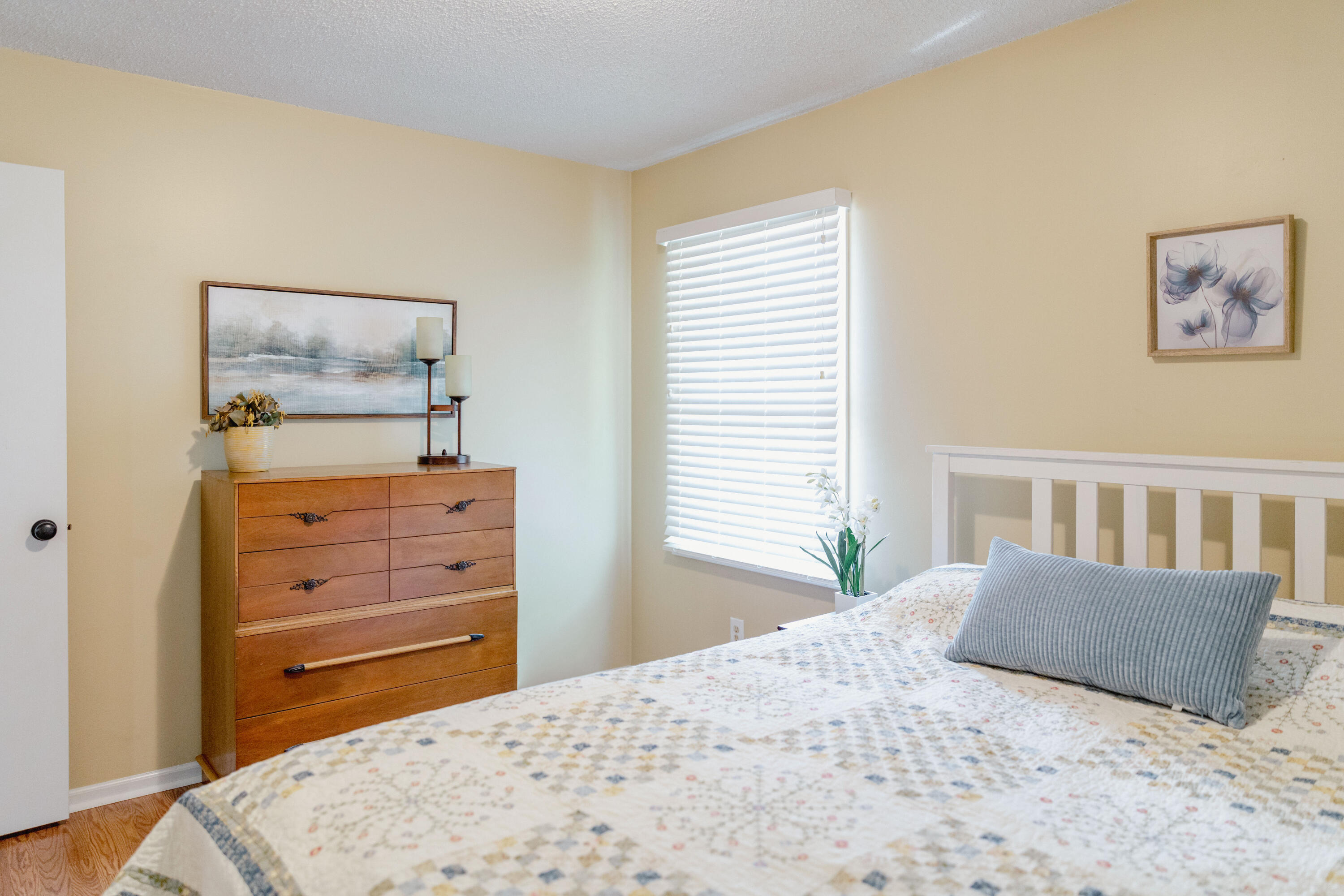 1012 Calvary Avenue NW Grand Rapids MI 49504