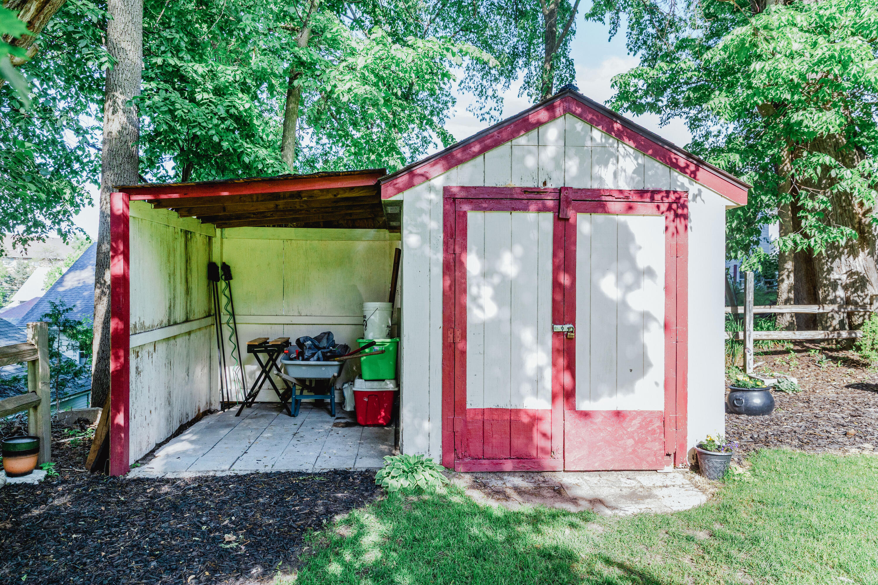 1012 Calvary Avenue NW Grand Rapids MI 49504