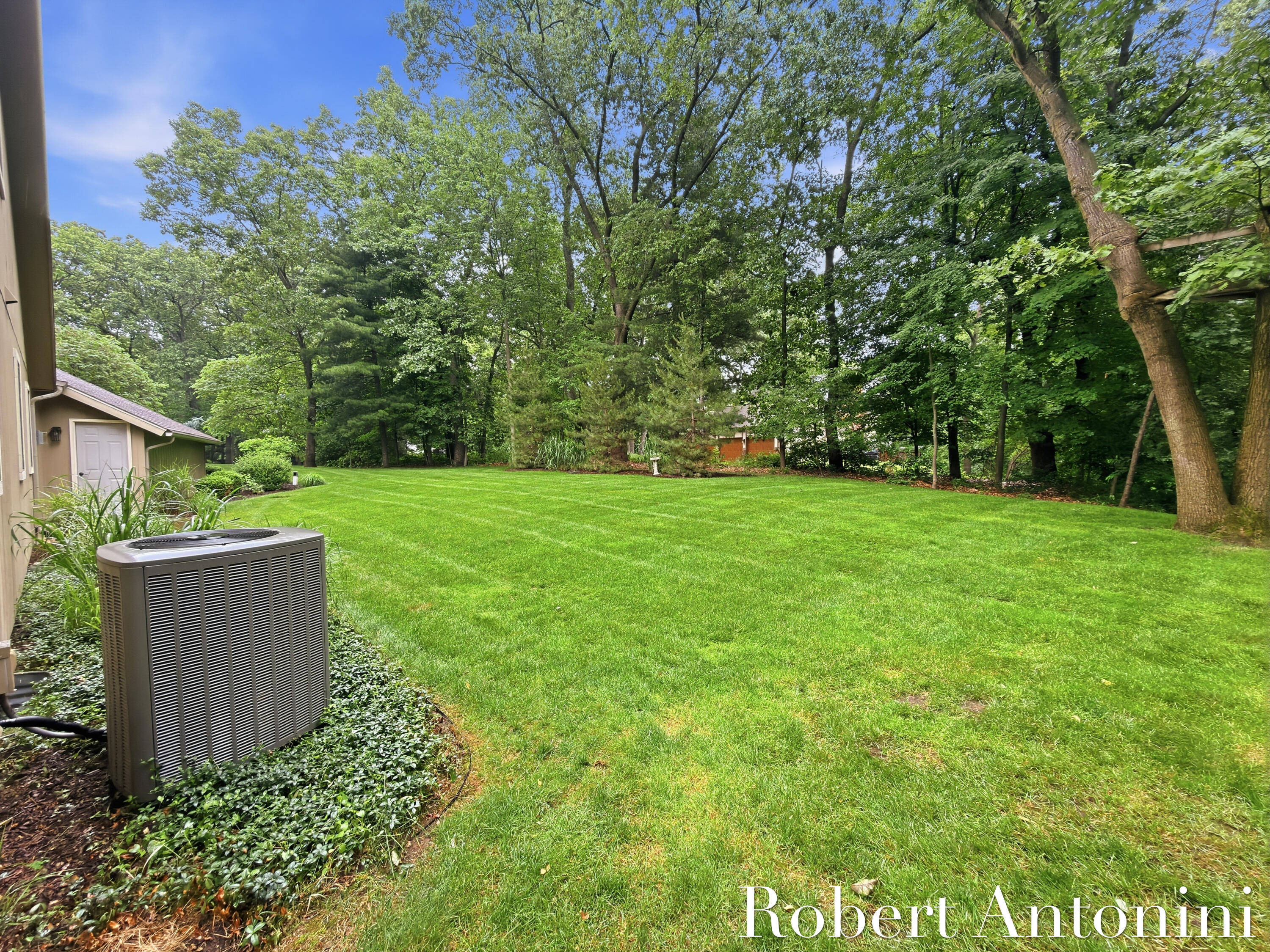 1708 Mont Rue Drive SE Grand Rapids MI 49546