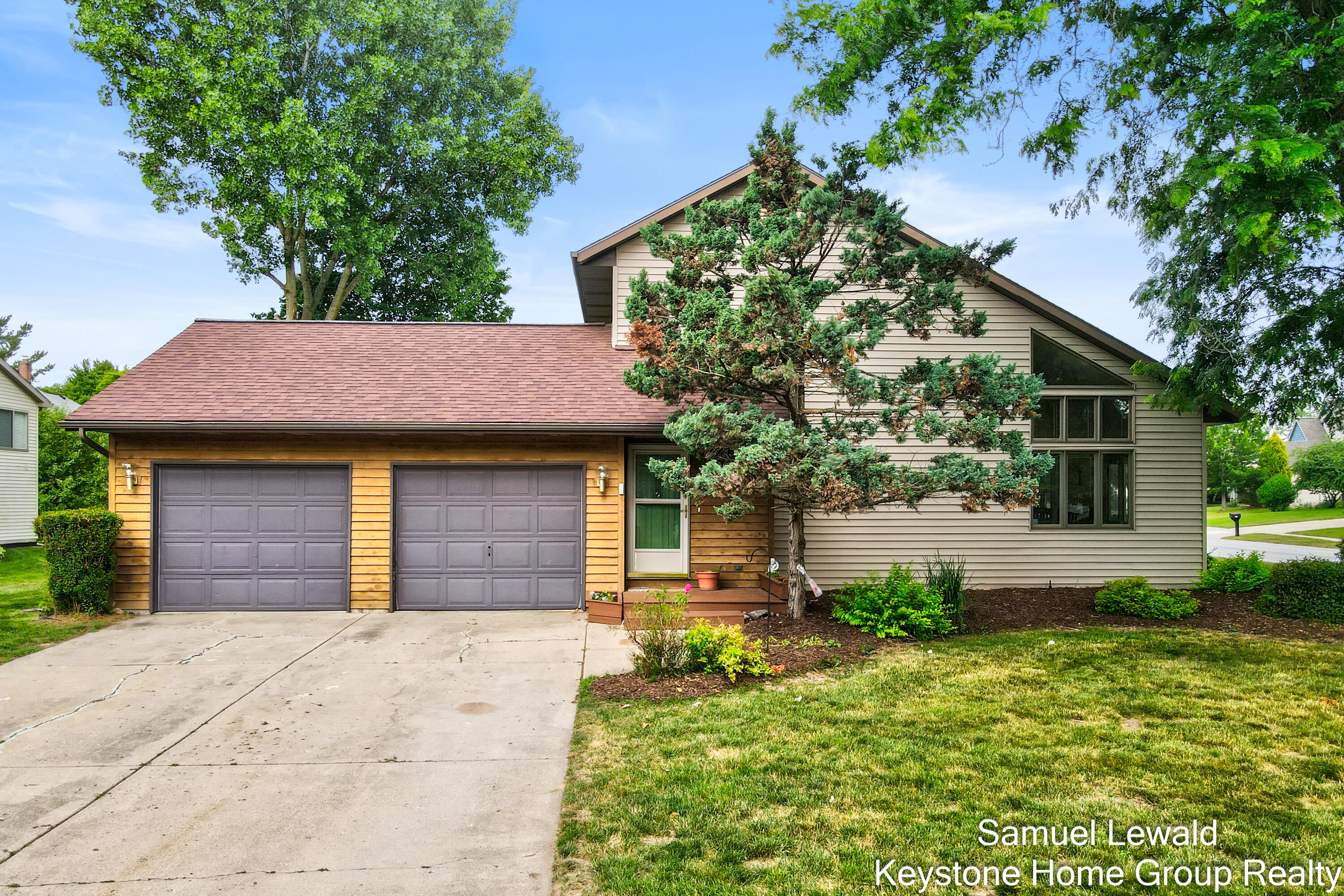 4551 Springmont Drive SE Grand Rapids MI 49512