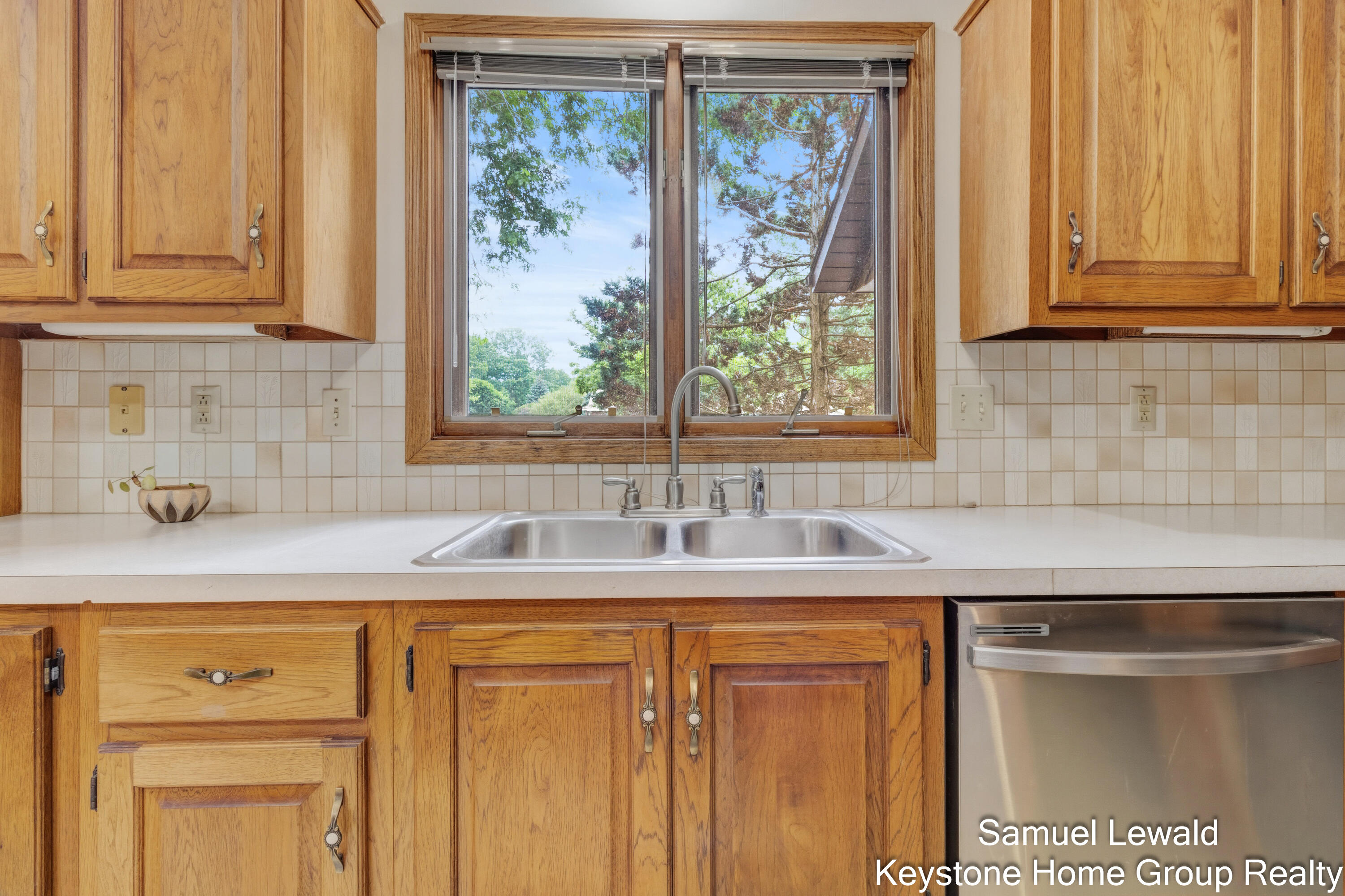 4551 Springmont Drive SE Grand Rapids MI 49512