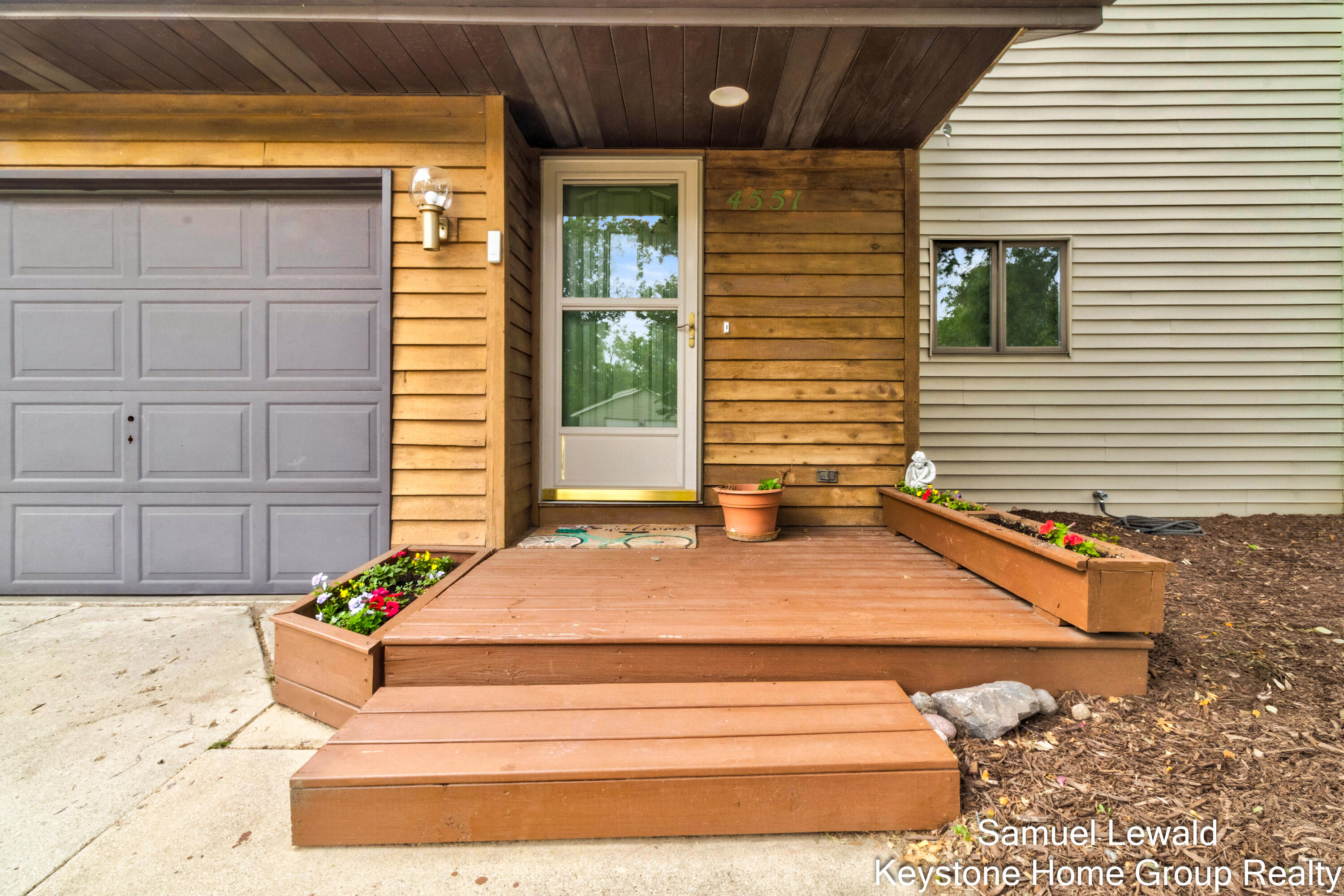 4551 Springmont Drive SE Grand Rapids MI 49512