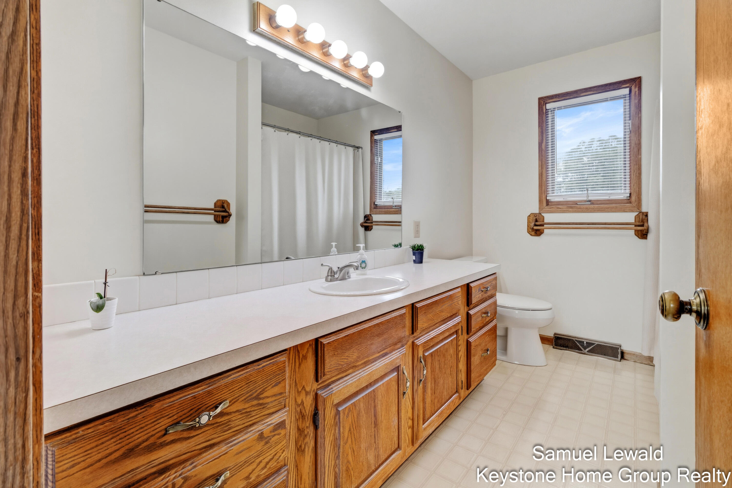 4551 Springmont Drive SE Grand Rapids MI 49512