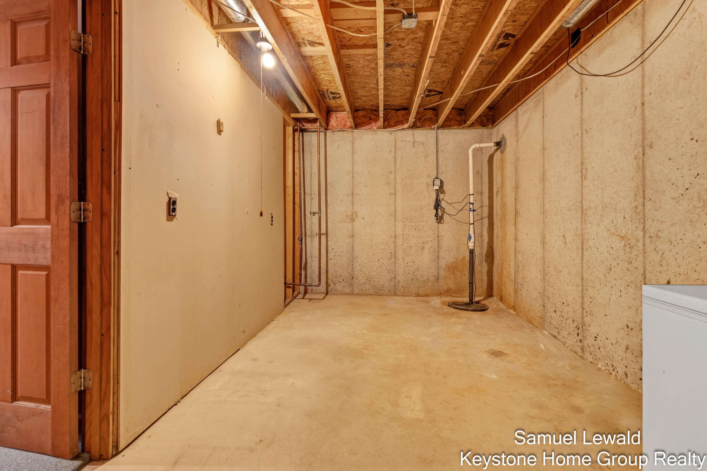 4551 Springmont Drive SE Grand Rapids MI 49512
