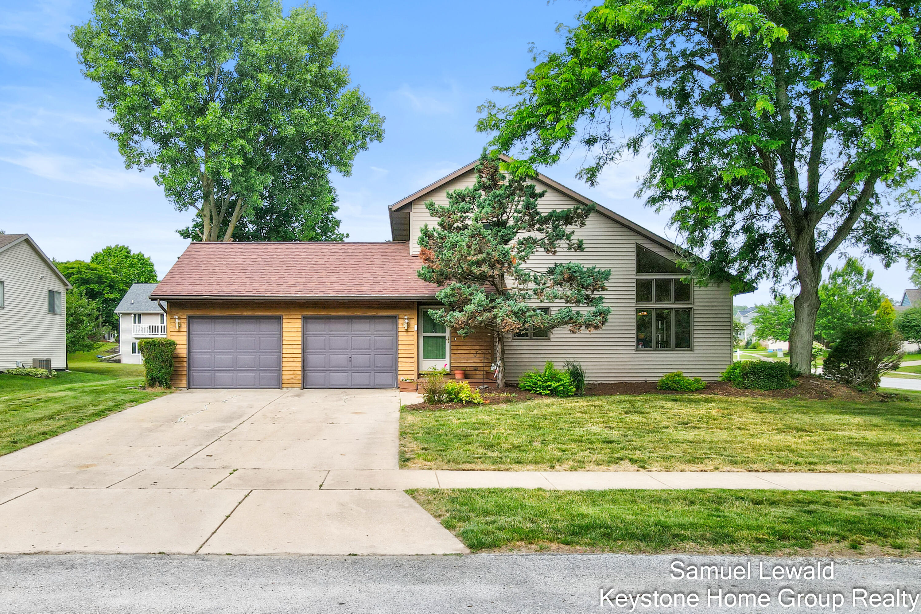 4551 Springmont Drive SE Grand Rapids MI 49512
