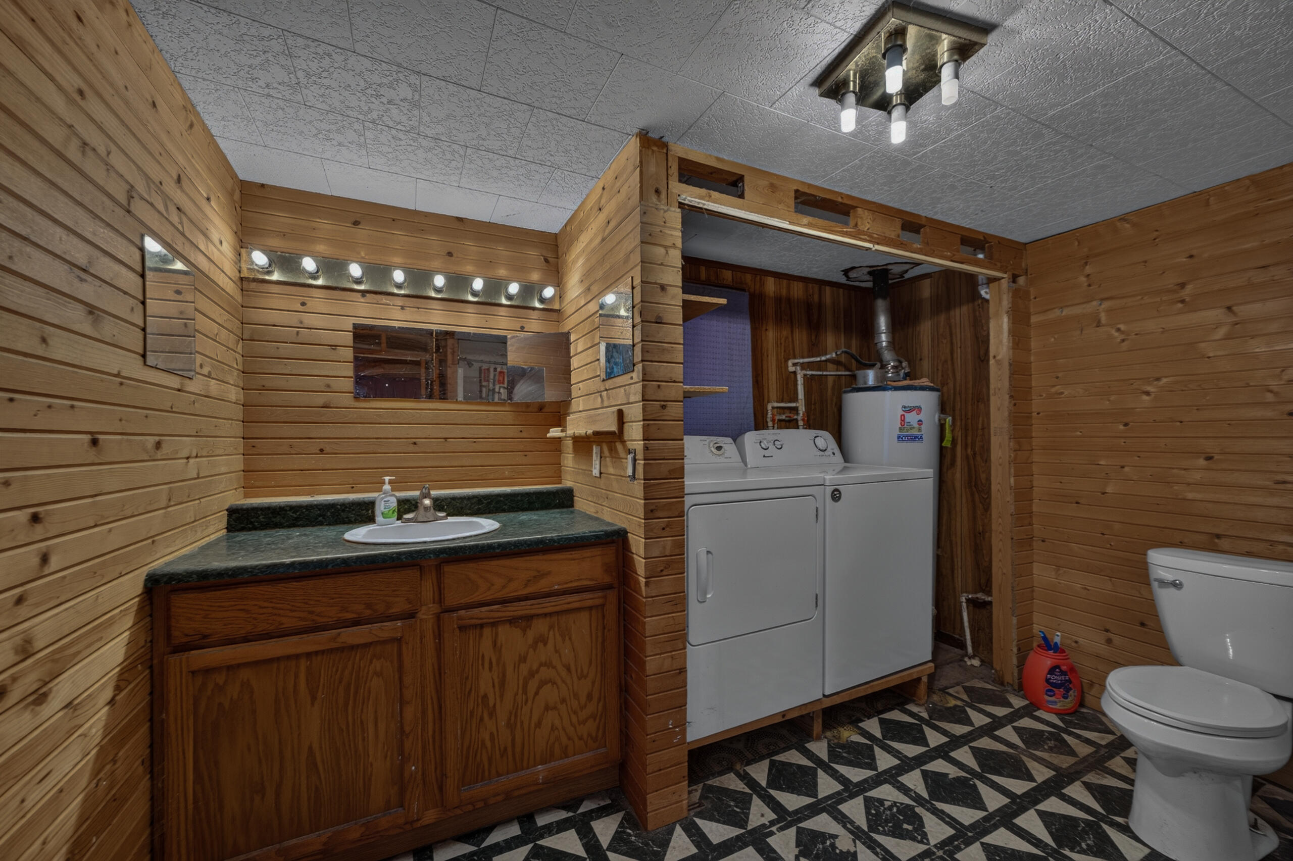 3065 Black Creek Road Muskegon MI 49444