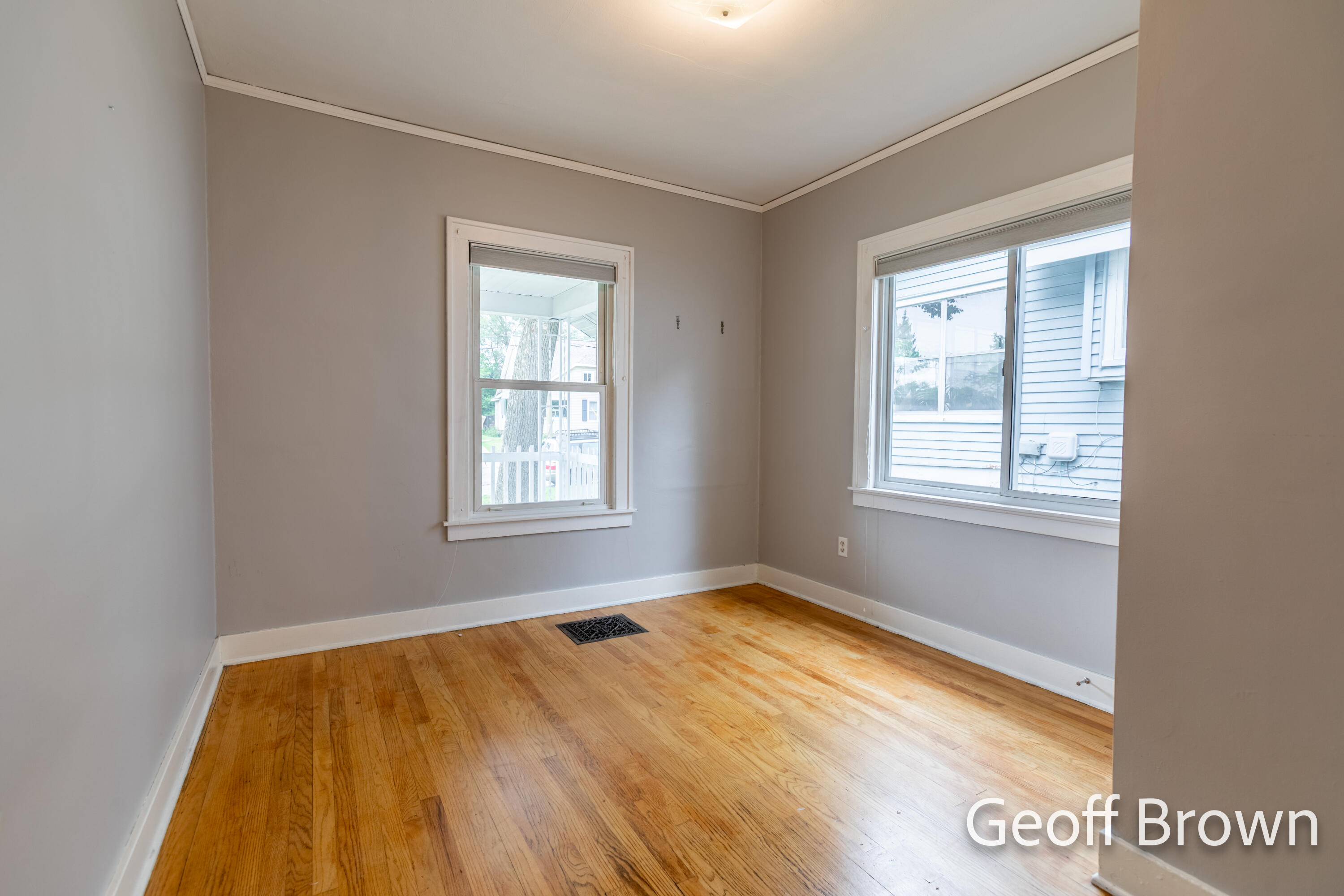 481 Graceland Street NE Grand Rapids MI 49505