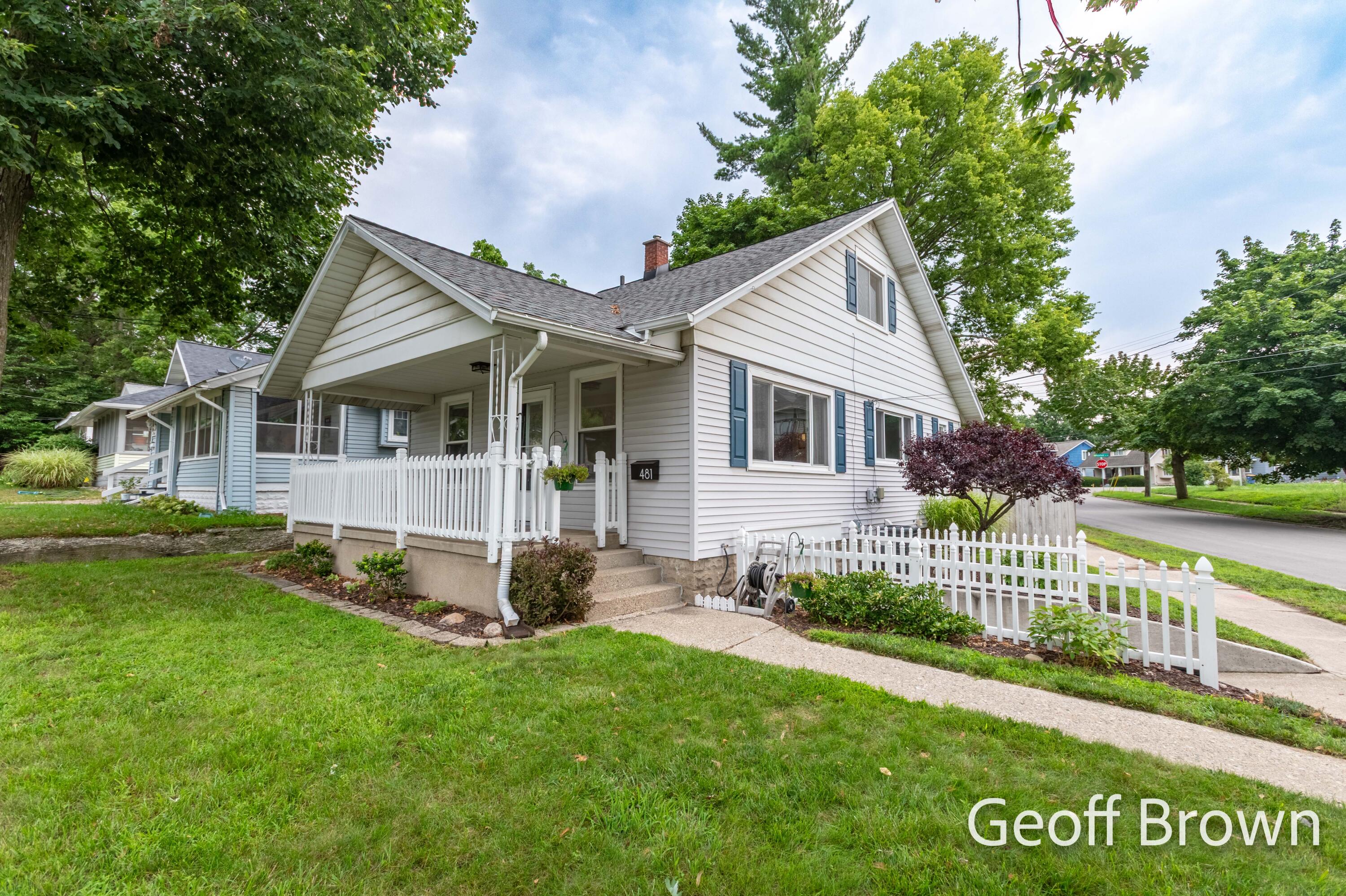 481 Graceland Street NE Grand Rapids MI 49505