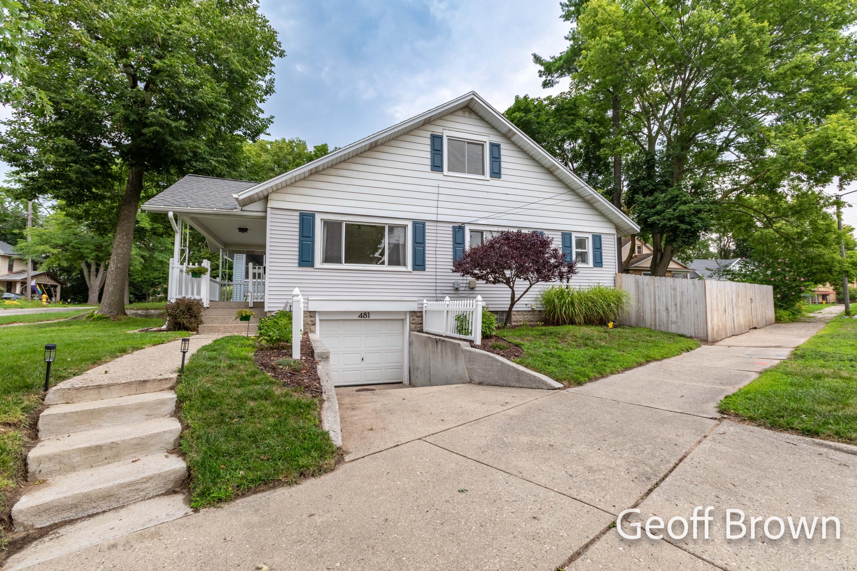 481 Graceland Street NE Grand Rapids MI 49505