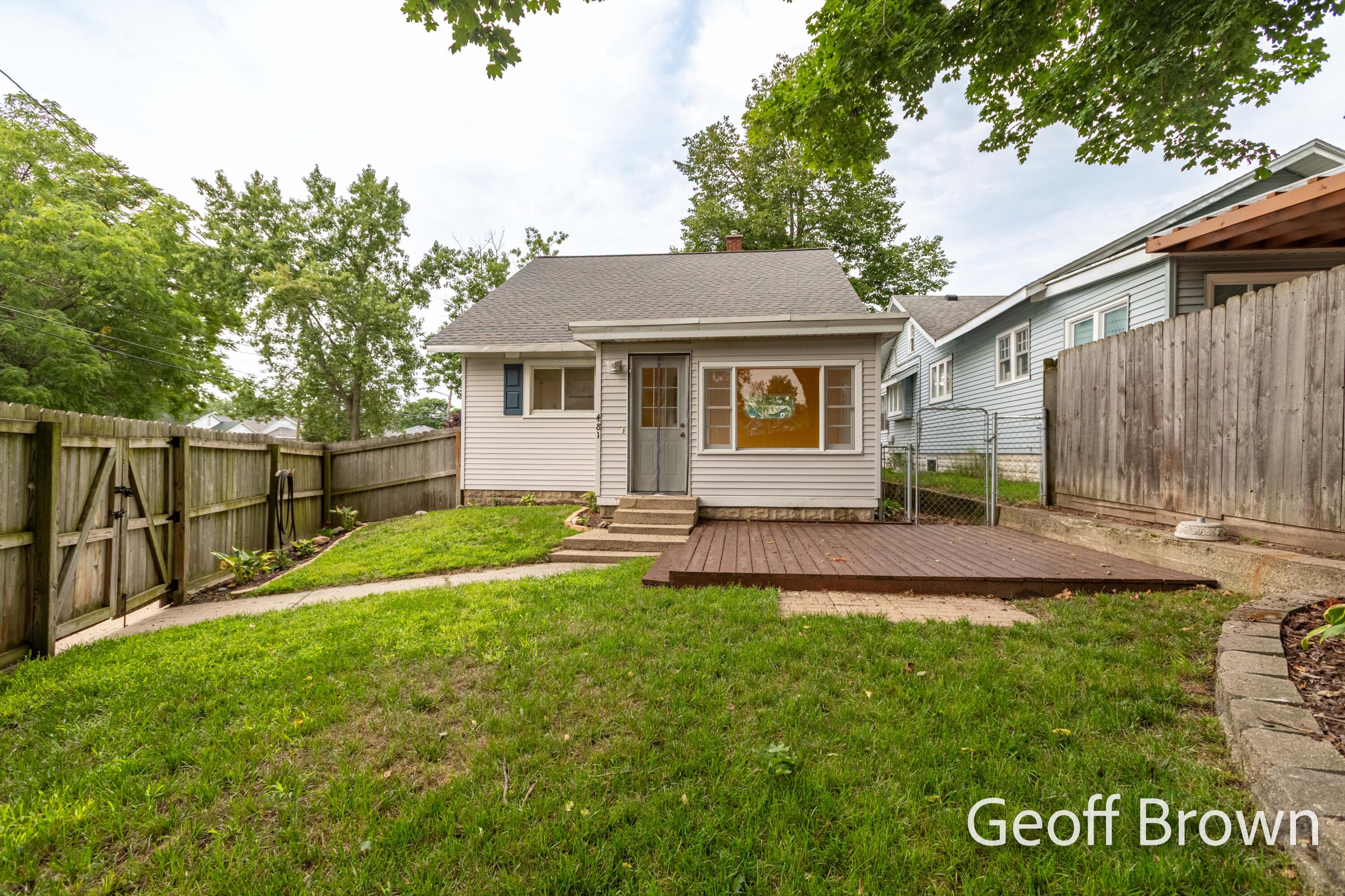 481 Graceland Street NE Grand Rapids MI 49505