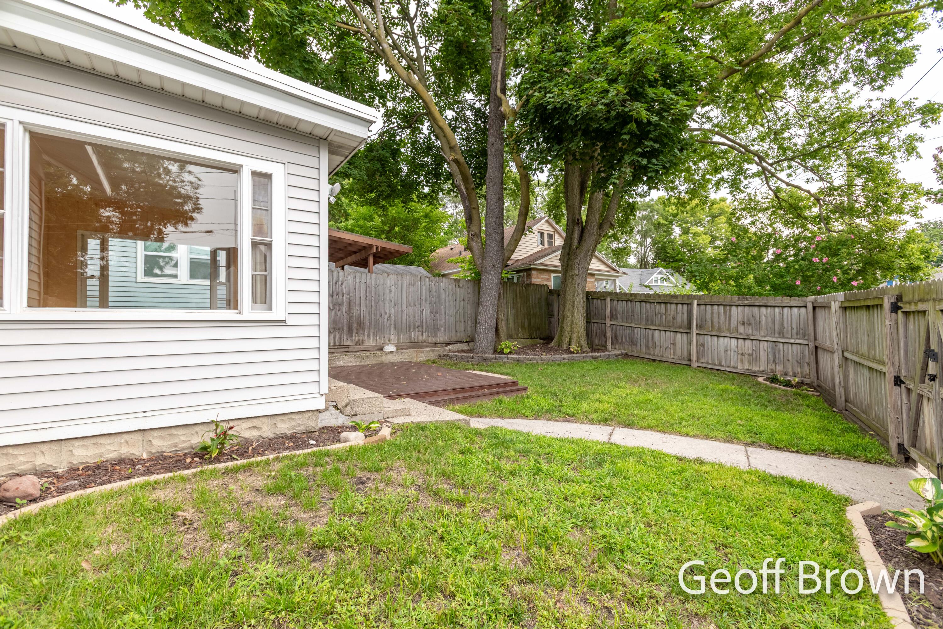 481 Graceland Street NE Grand Rapids MI 49505
