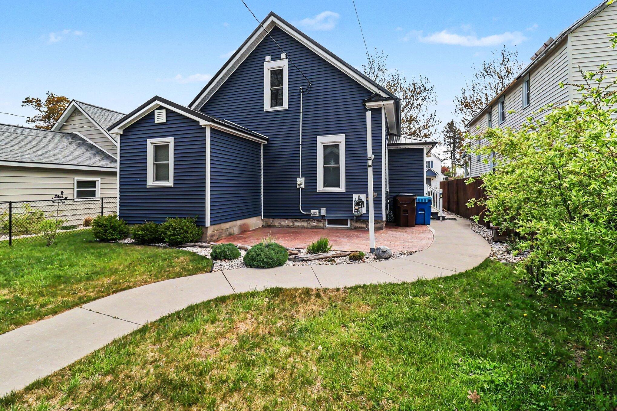 603 N Rowe Street Ludington MI 49431