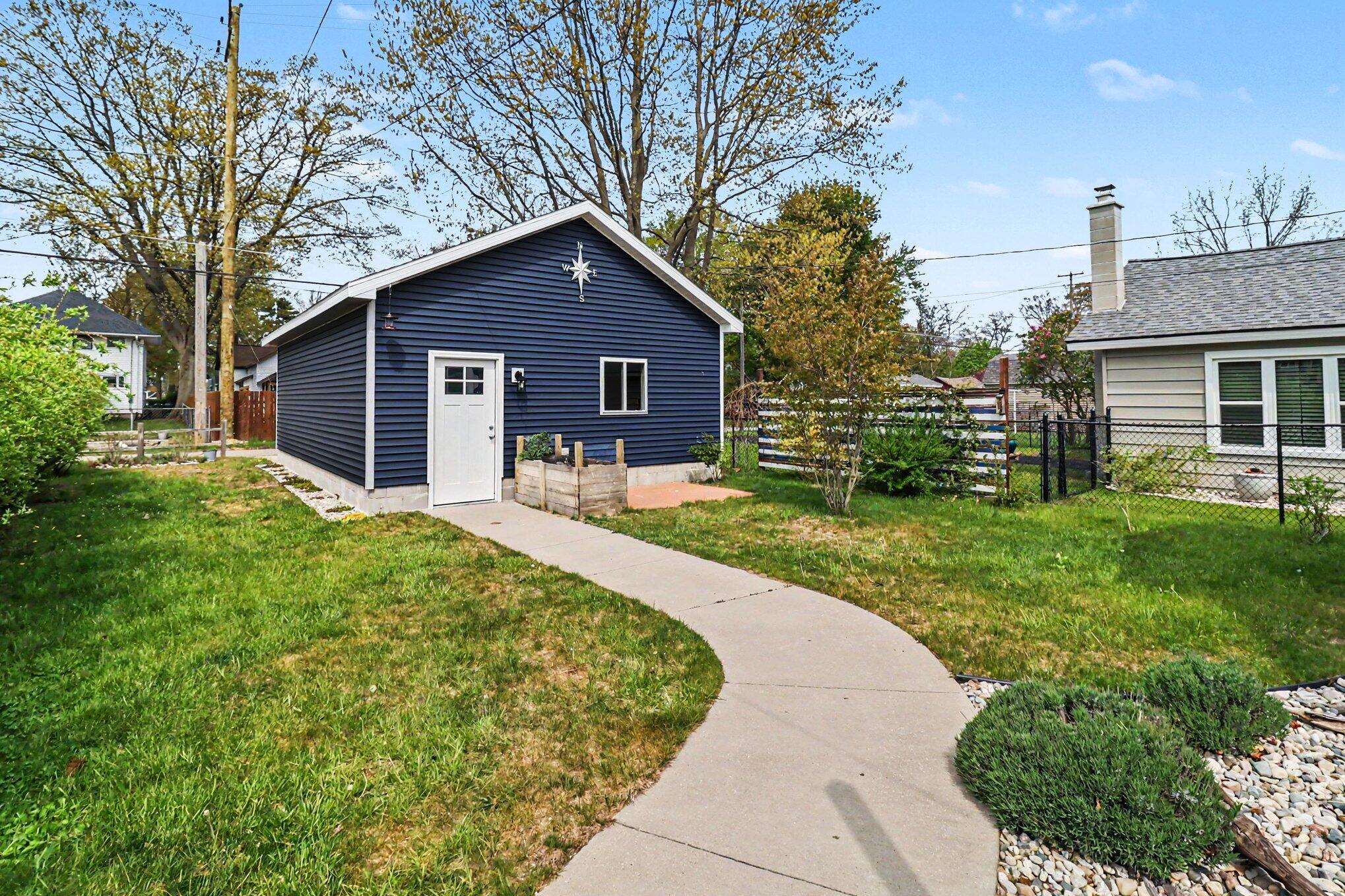 603 N Rowe Street Ludington MI 49431