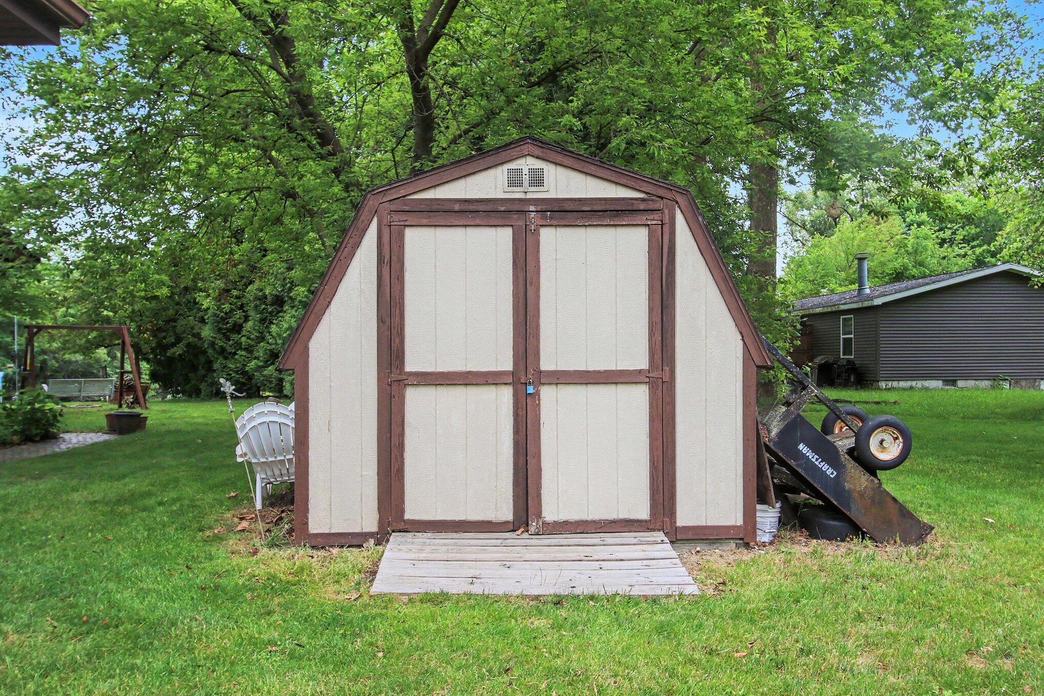46896 Meadow Lane Decatur MI 49045