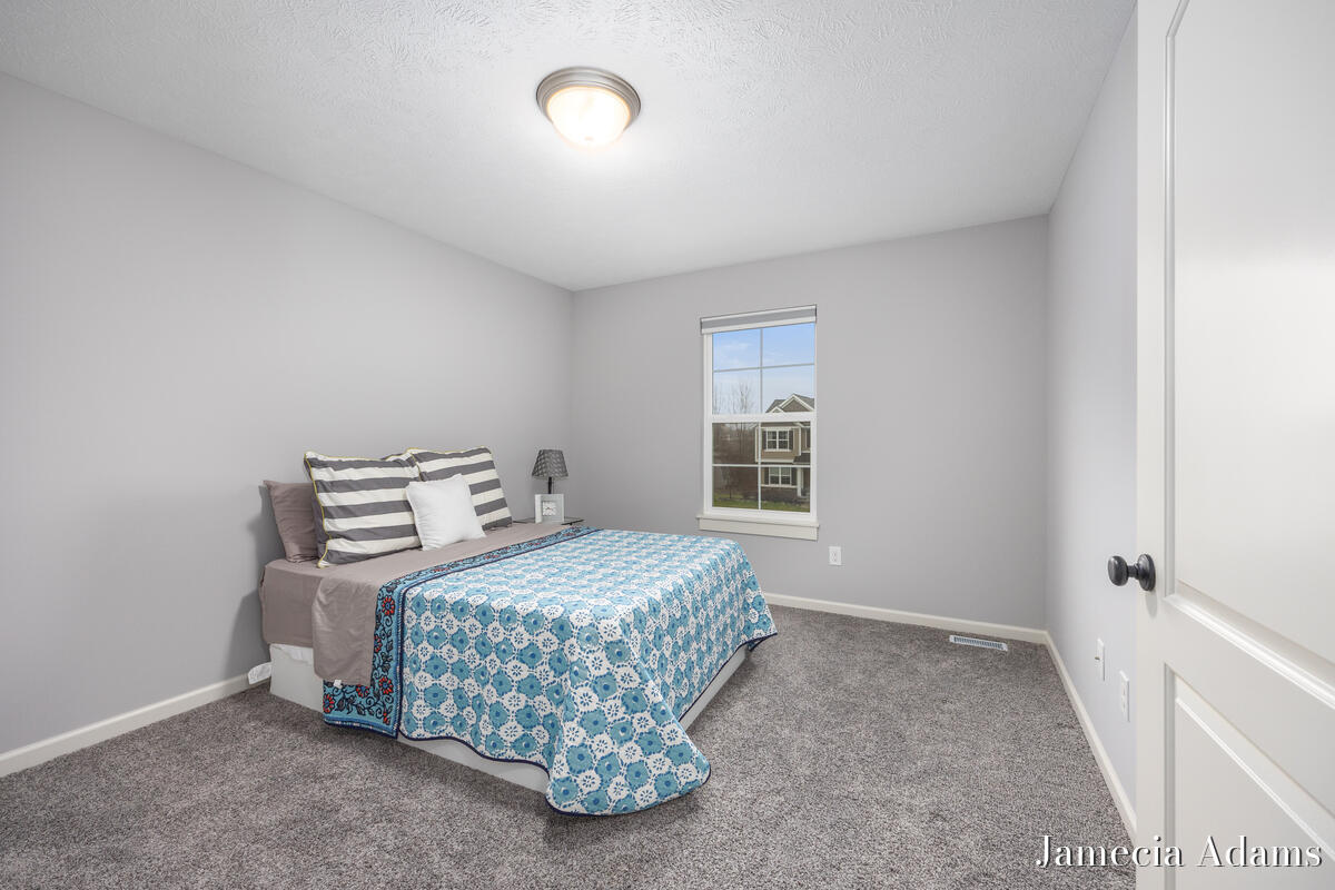 511 Ivy Grove South Grove NW Grand Rapids MI 49534