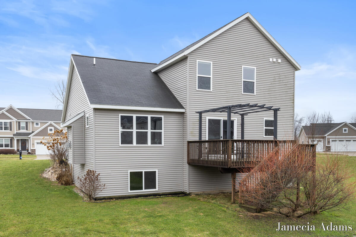 511 Ivy Grove South Grove NW Grand Rapids MI 49534