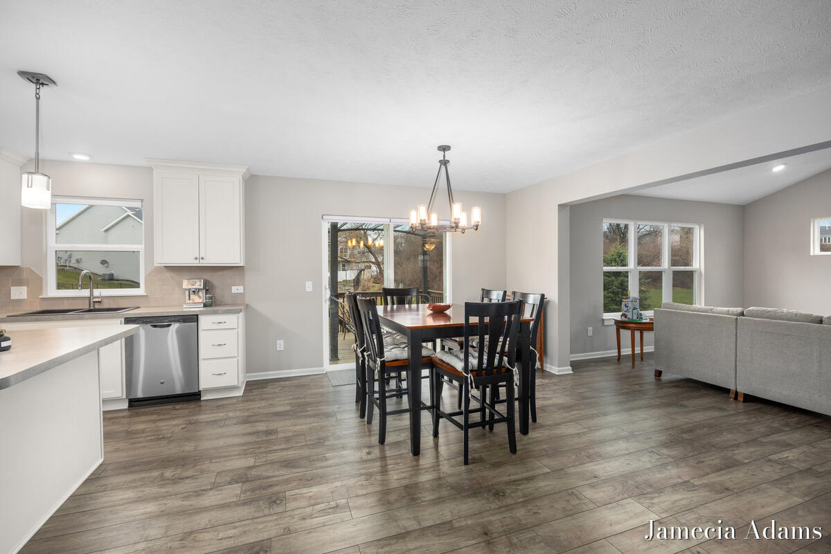 511 Ivy Grove South Grove NW Grand Rapids MI 49534