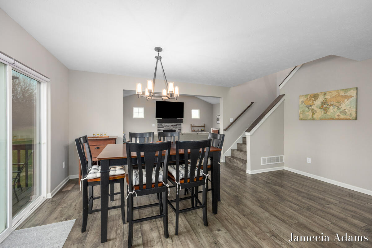 511 Ivy Grove South Grove NW Grand Rapids MI 49534