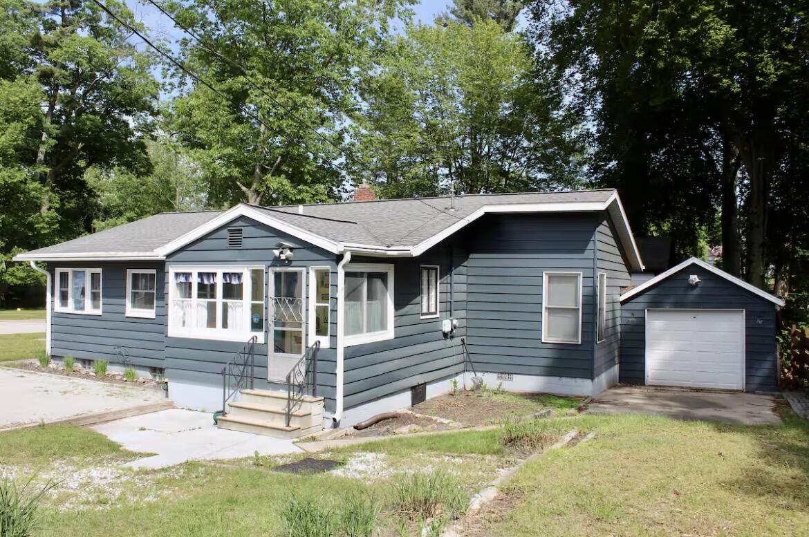 3409 Plum Avenue Muskegon MI 49441
