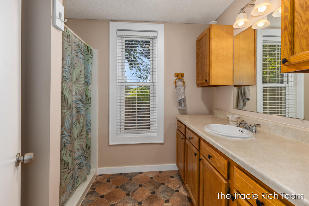 918 Lafayette Avenue NE Grand Rapids MI 49503