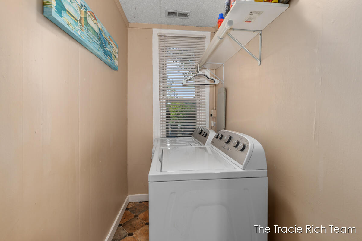 918 Lafayette Avenue NE Grand Rapids MI 49503