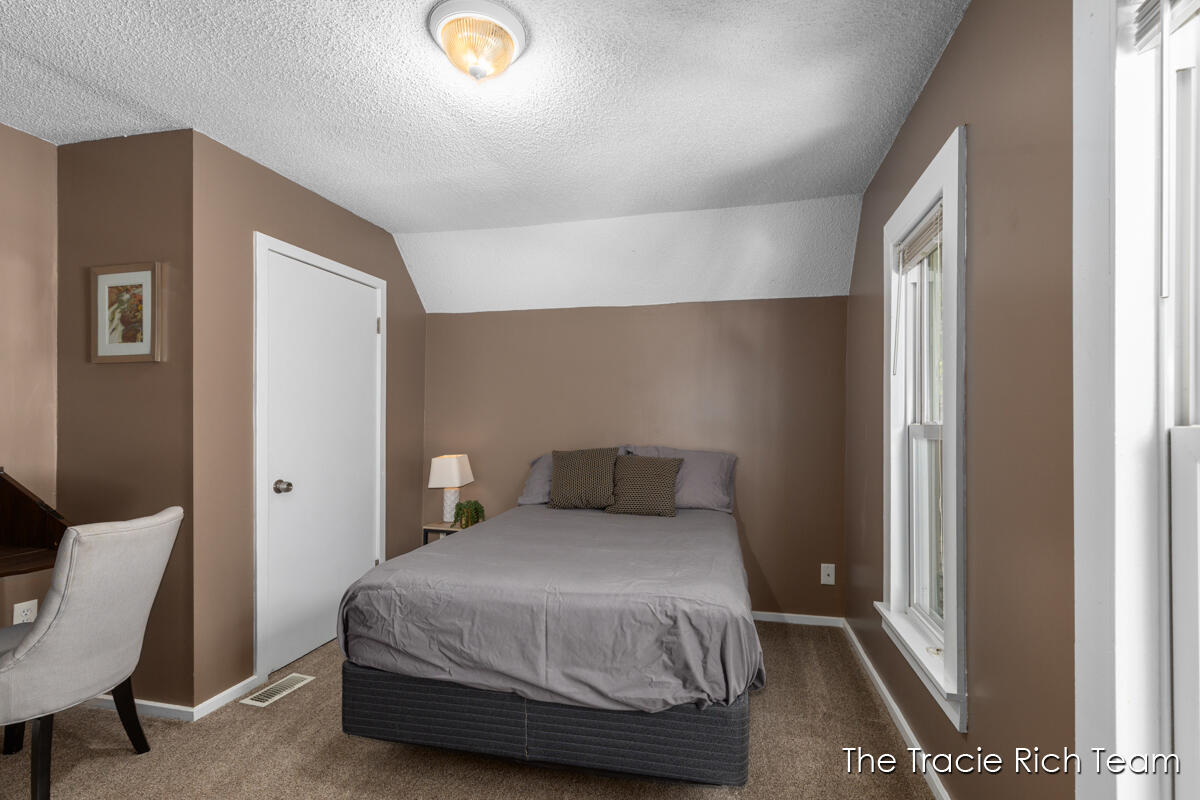 918 Lafayette Avenue NE Grand Rapids MI 49503