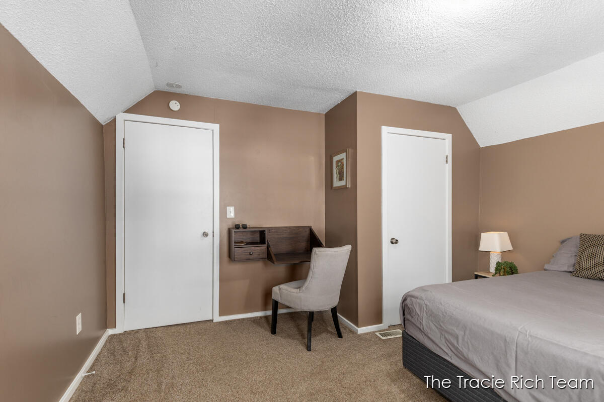 918 Lafayette Avenue NE Grand Rapids MI 49503