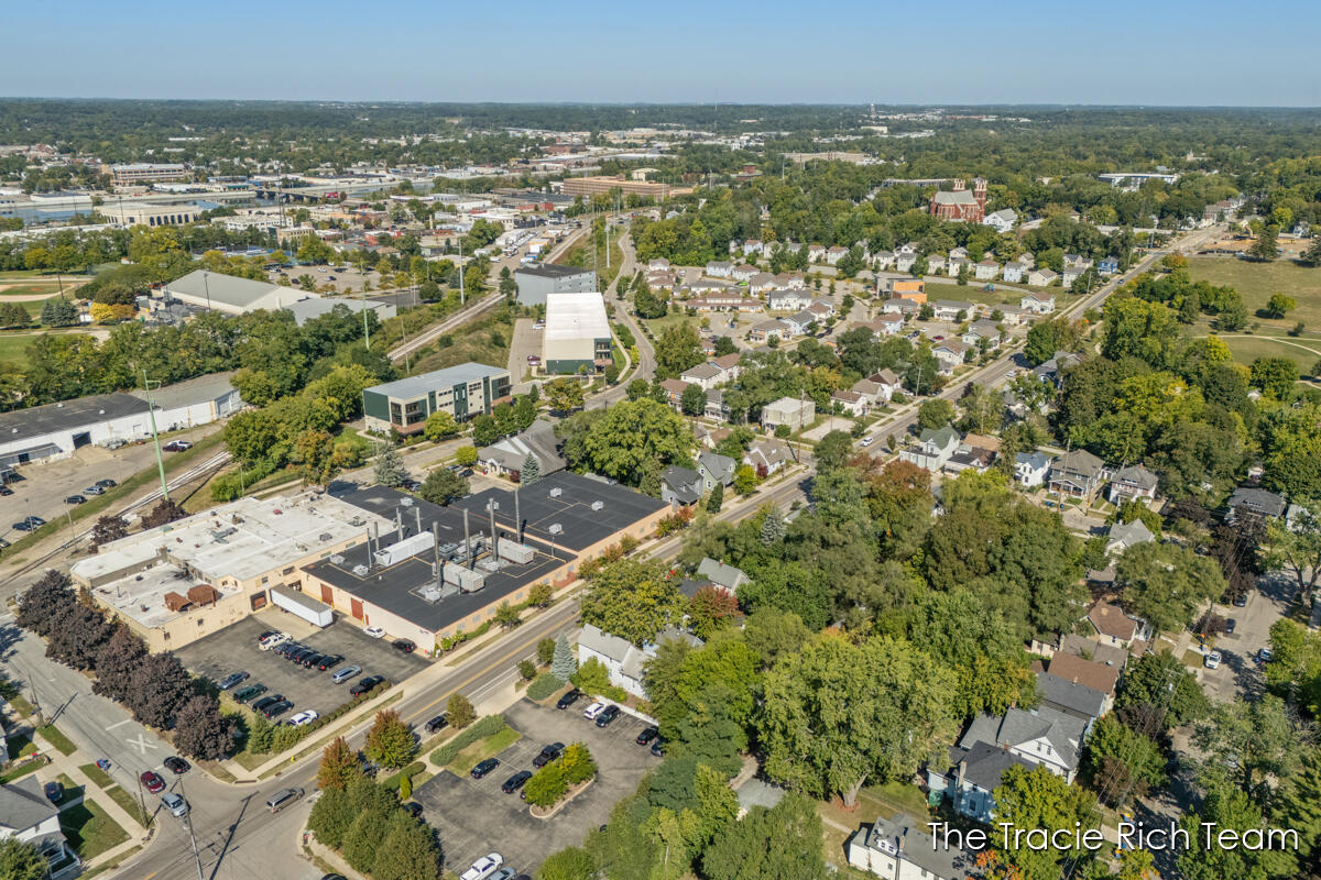 918 Lafayette Avenue NE Grand Rapids MI 49503